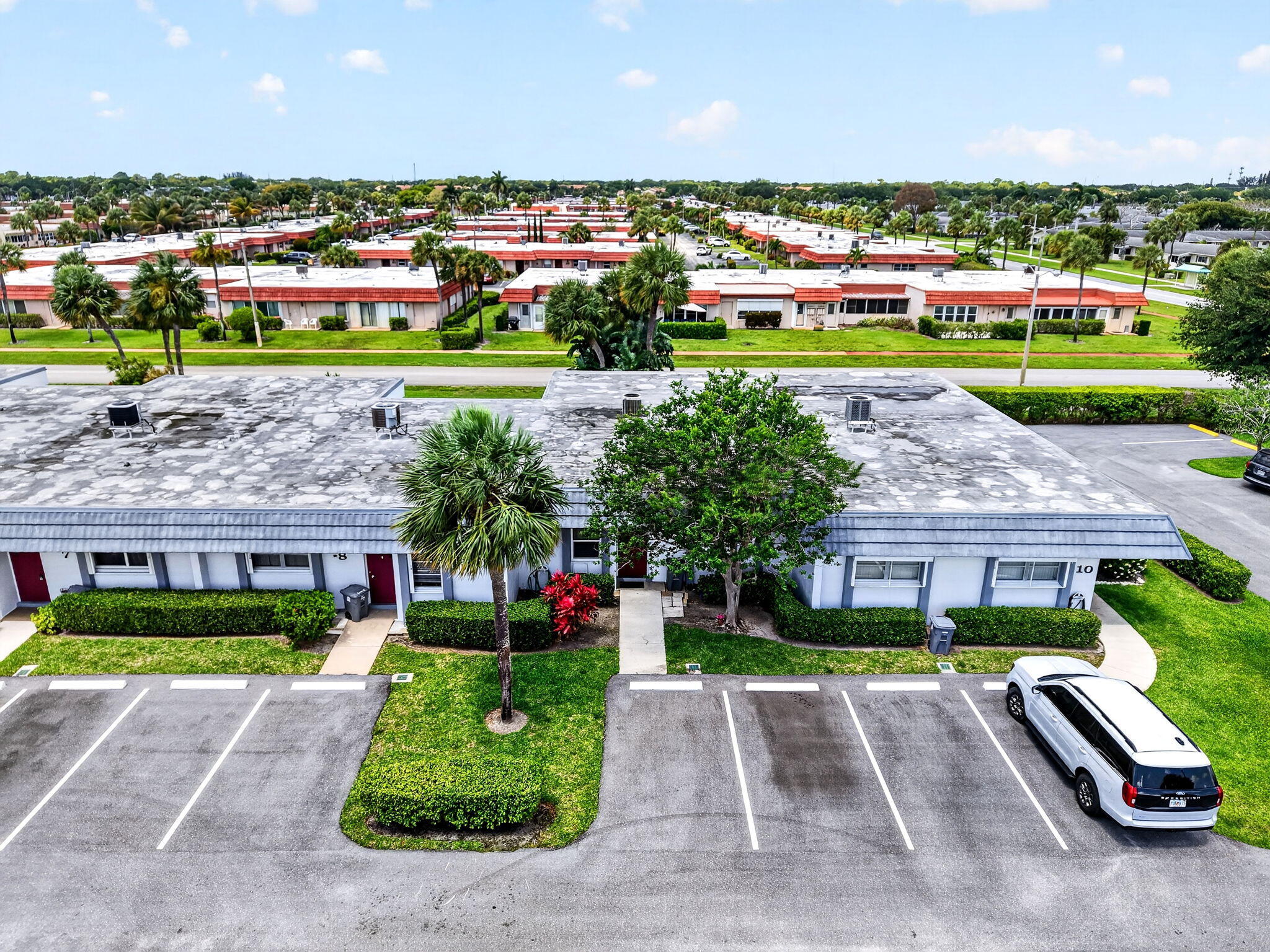 CRESTHAVEN CONDO TOWNHOMES SEC 1 - Residential