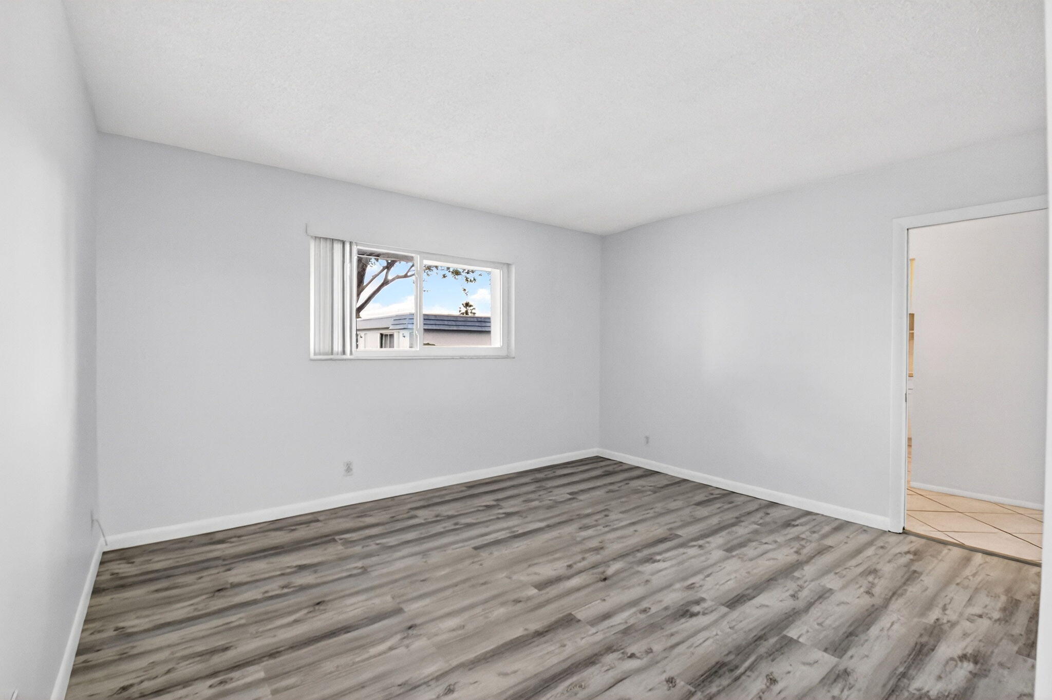 CRESTHAVEN CONDO TOWNHOMES SEC 1 - Residential