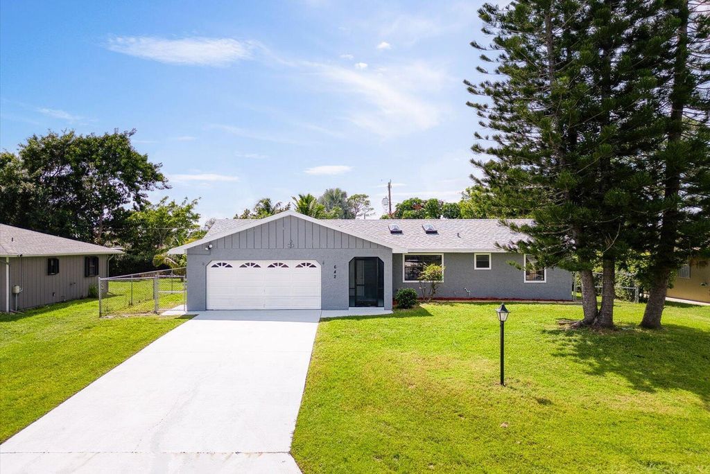 Photo of 642 SE Voltair Terrace, Port Saint Lucie, FL 34983 (MLS # R11025486)