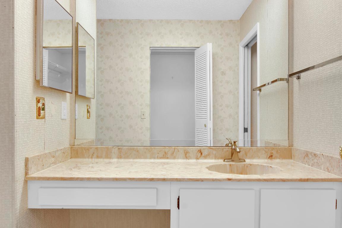 VILLAS OF WILLOW BEND - Residential