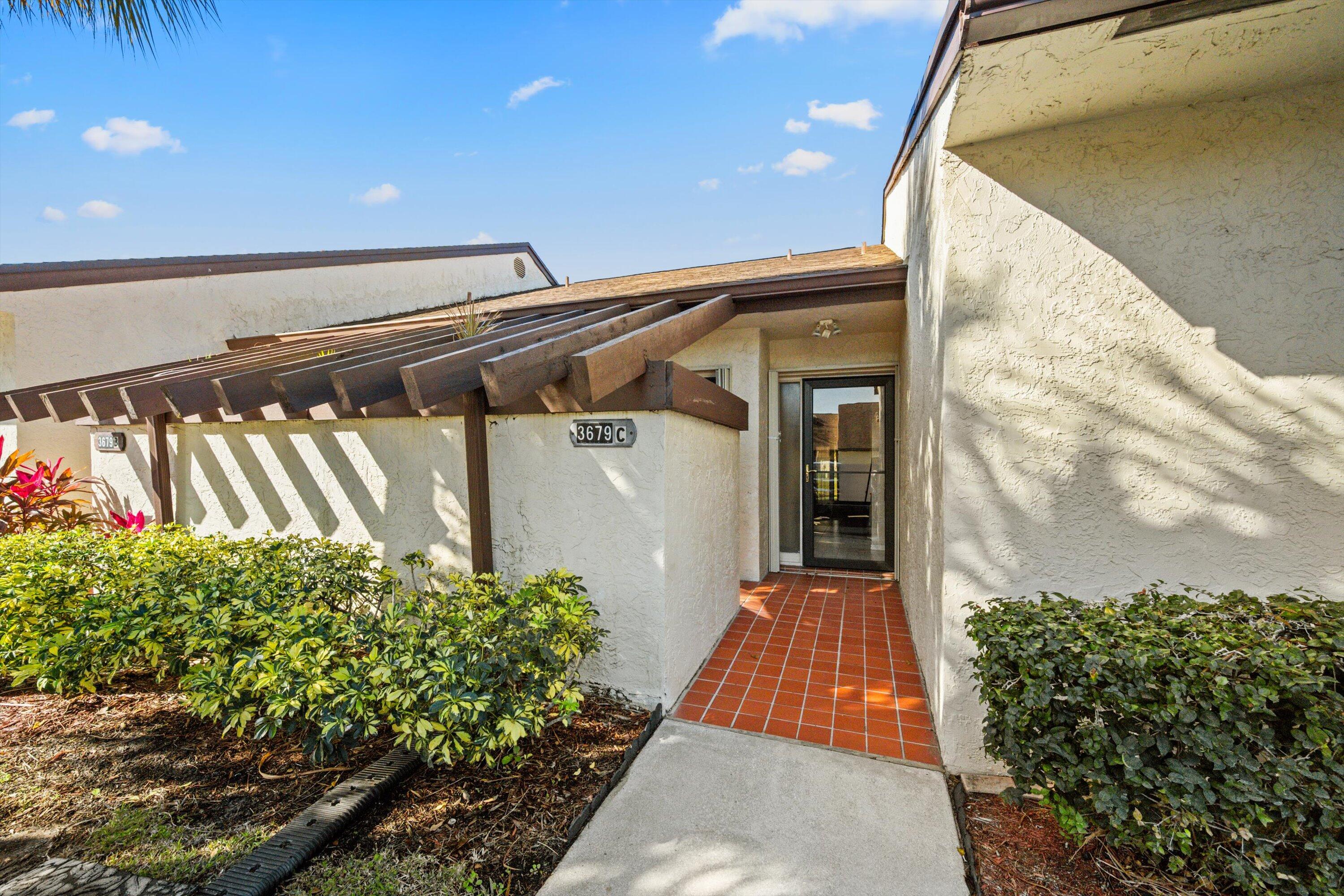 VILLAS OF WILLOW BEND - Residential