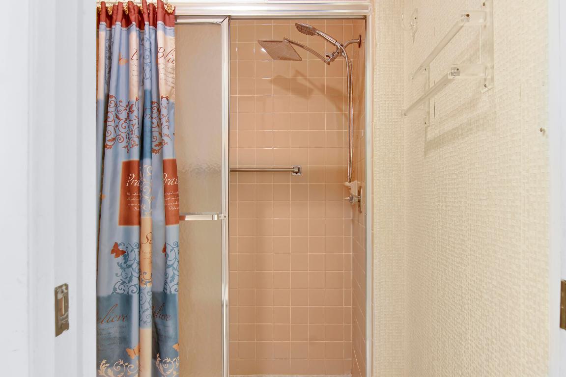 VILLAS OF WILLOW BEND - Residential