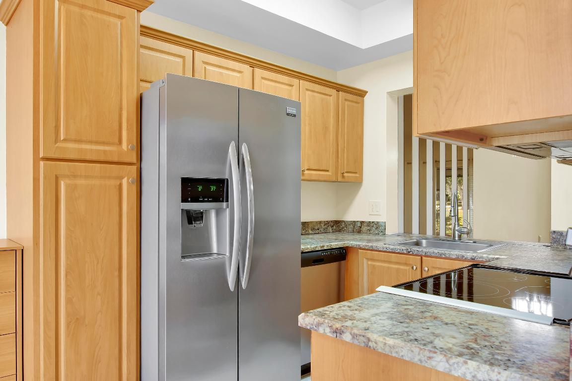 VILLAS OF WILLOW BEND - Residential