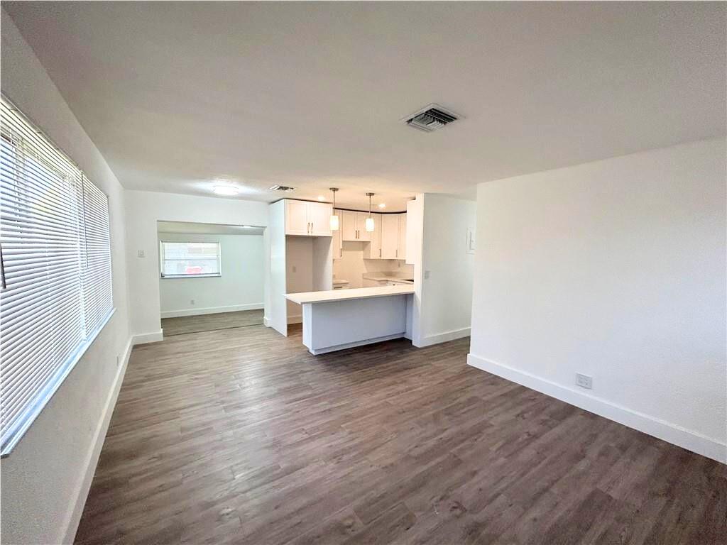 5950 NW 42nd Ave