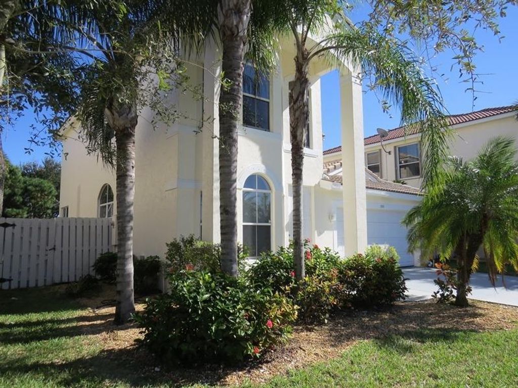 Photo of 5101 Prairie Dunes Village Circle, Lake Worth, FL 33463 (MLS # R11103701)