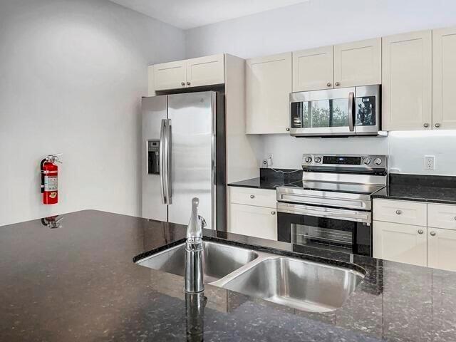 3960 N Flagler Drive 305