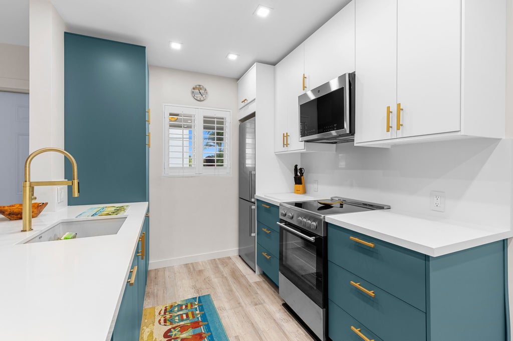 Photo of 1907 NE 4TH Street #6, Deerfield Beach, FL 33441 (MLS # B26074541)