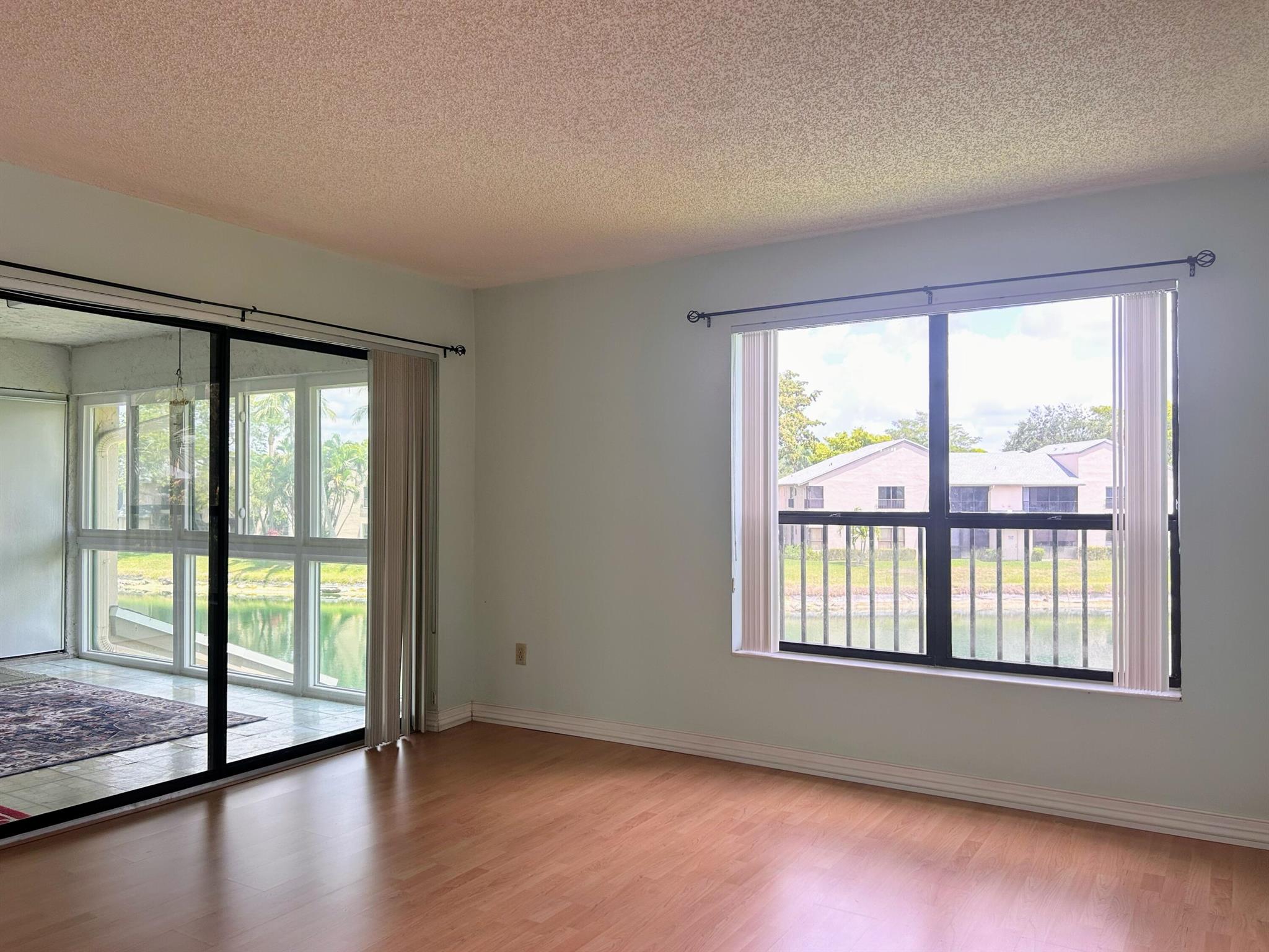 KARANDA VILLAGE V-B CONDO - Residential