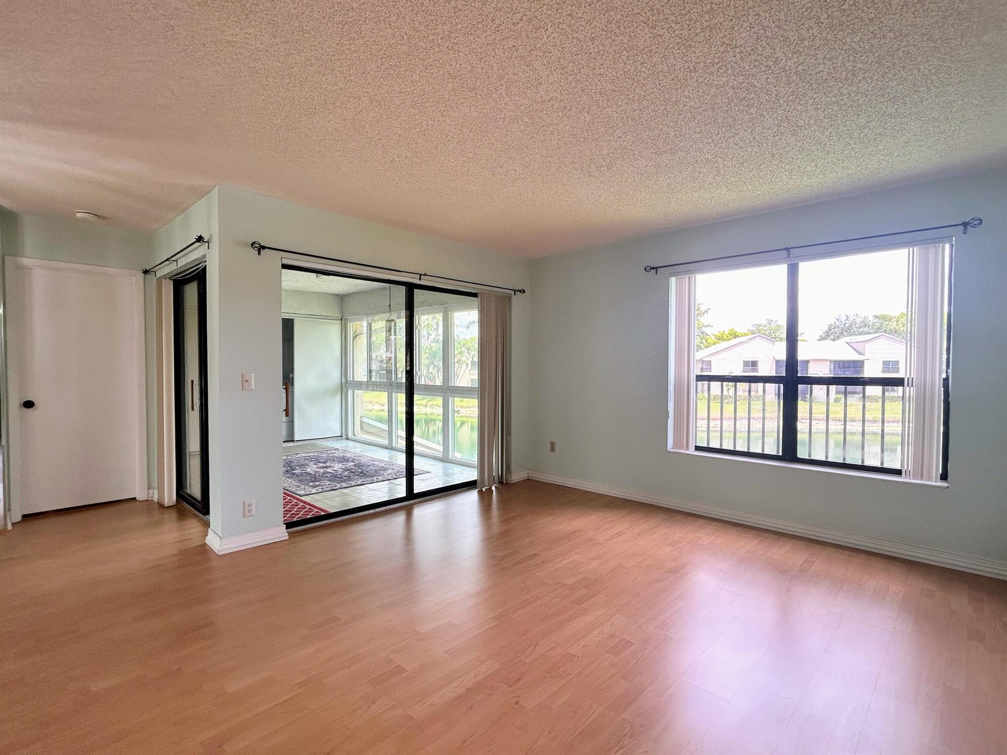 KARANDA VILLAGE V-B CONDO - Residential