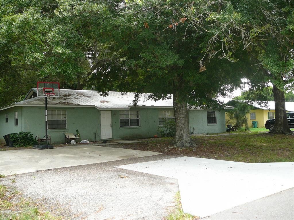 Photo of 2714 Niagara Avenue, Fort Pierce, FL 34946 (MLS # R10724576)