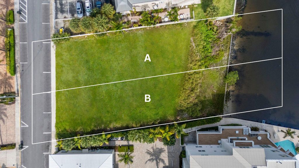 Photo of 39 SE Seminole Street, Stuart, FL 34994 (MLS # B26031762)
