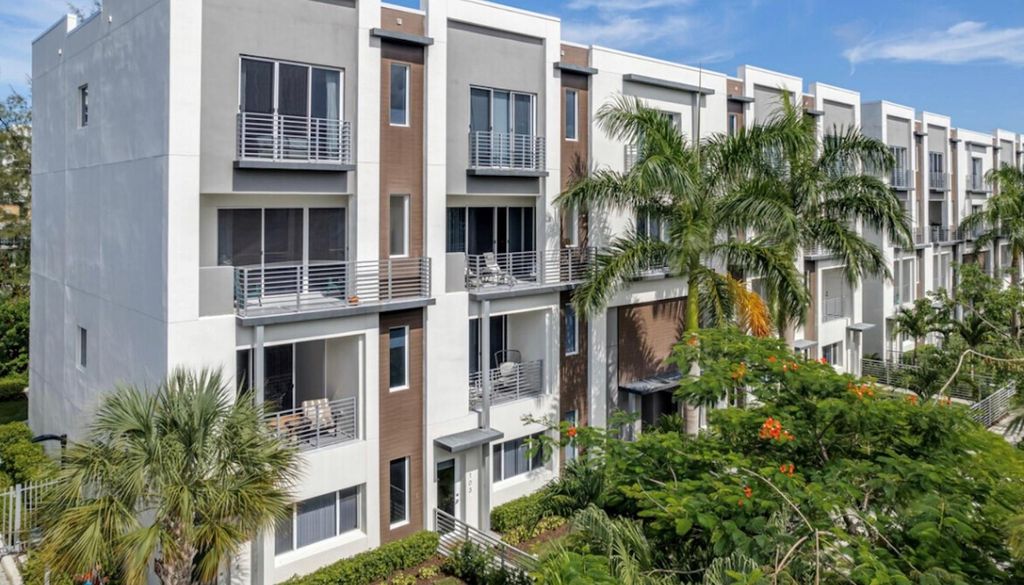 Photo of 1044 18th Avenue #203, Fort Lauderdale, FL 33309 (MLS # F10520415)