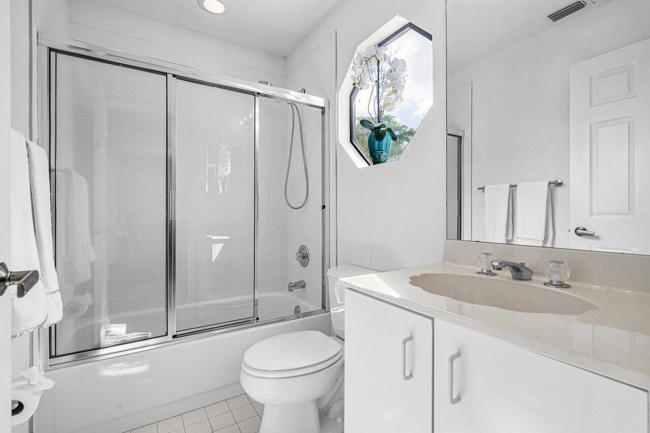 HAMPTON COURT / POLO CLUB - Residential Lease