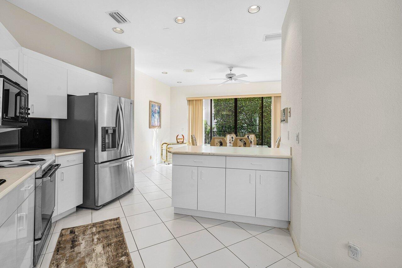 HAMPTON COURT / POLO CLUB - Residential Lease