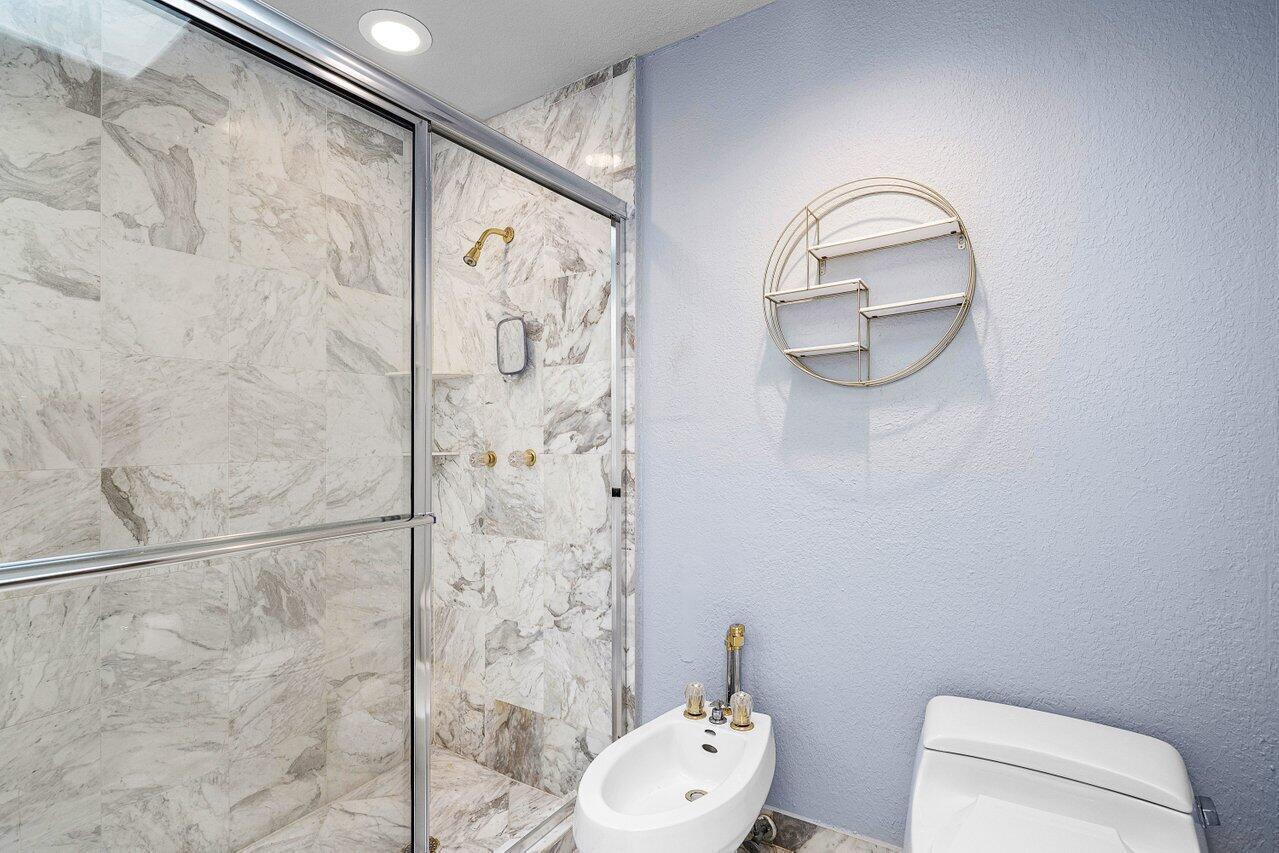 HAMPTON COURT / POLO CLUB - Residential Lease