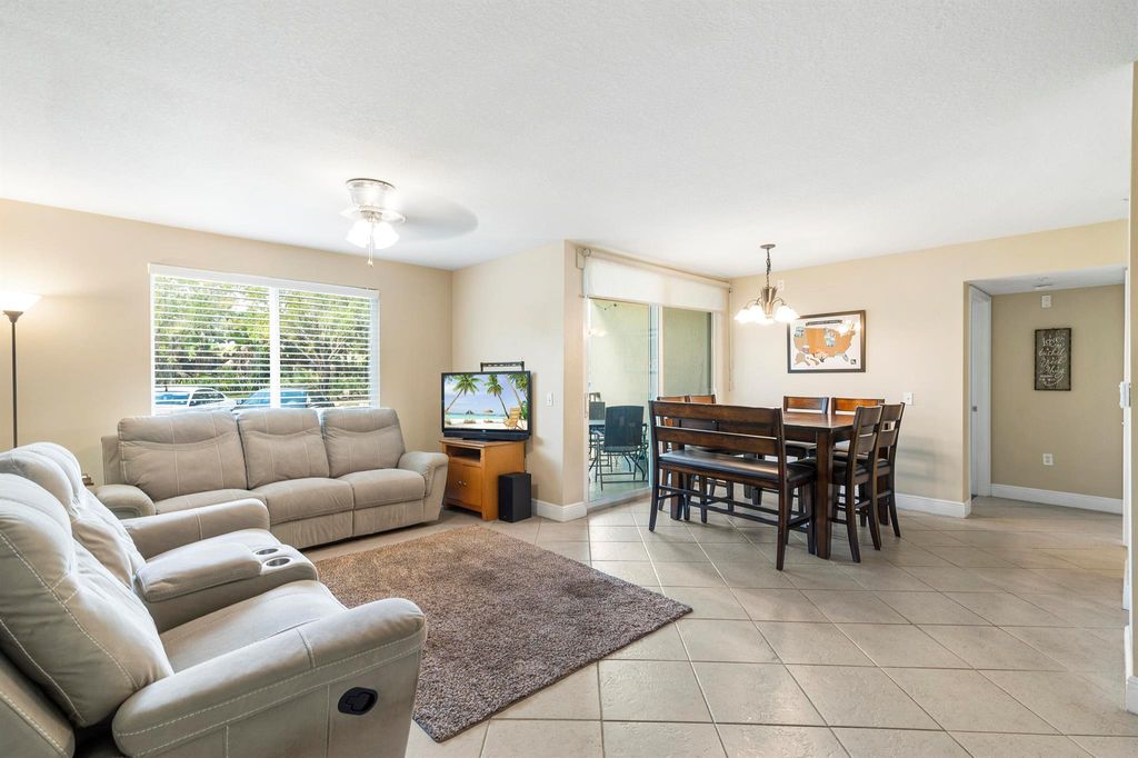 Photo of 1201 Villa Circle, Boynton Beach, FL 33435 (MLS # R10784883)