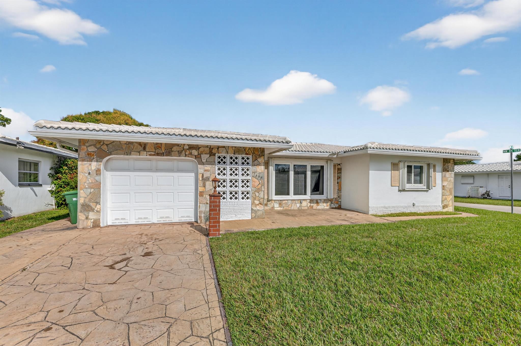 MAINLANDS OF TAMARAC LAKE - Residential