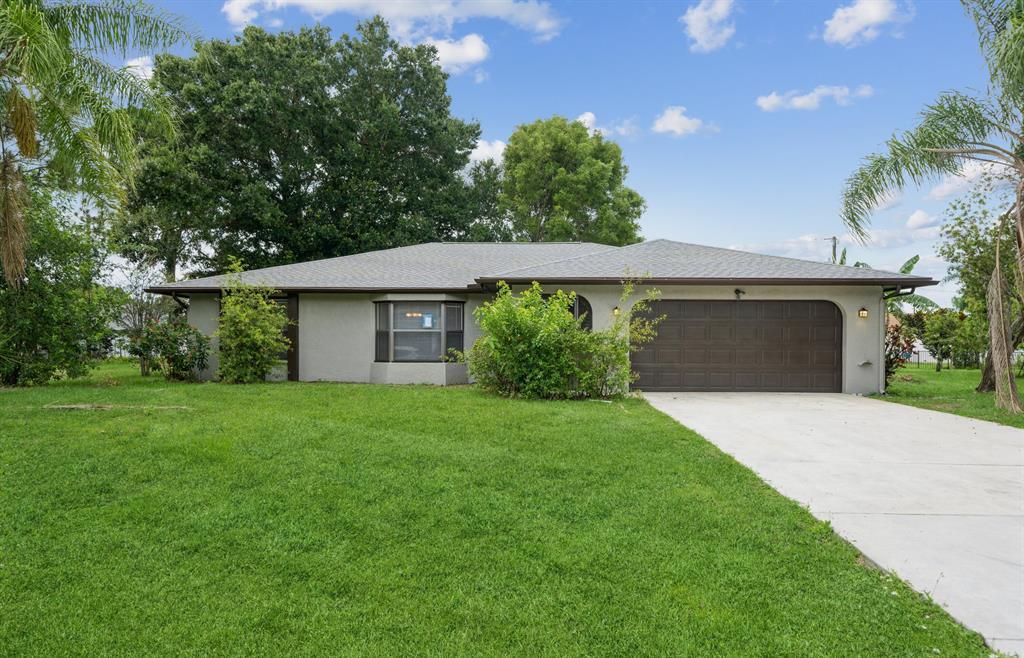 Photo of 510 SE Faith Terrace Ter, Port Saint Lucie, FL 34953 (MLS # R10810407)