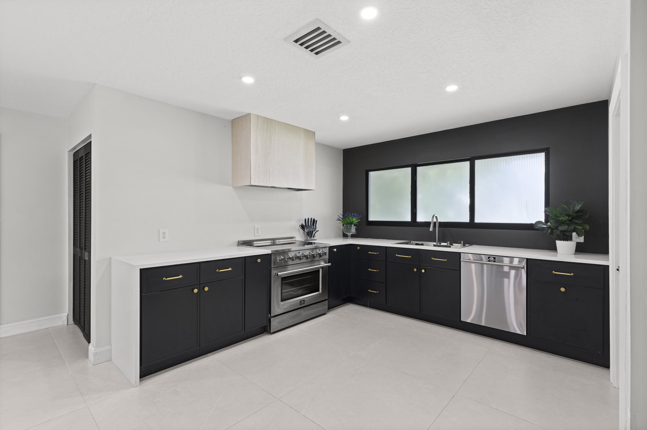 CHERLYNN ESTATES - Residential