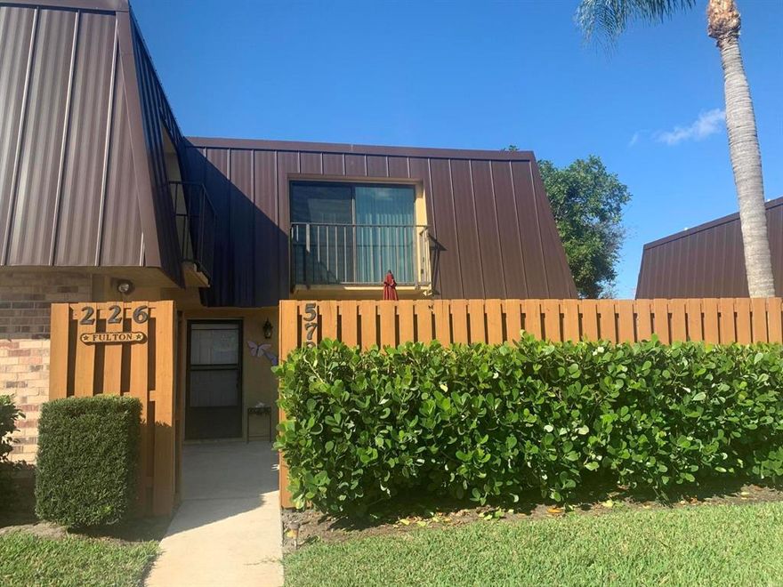 Great location in Court 2 with EZ walk to pool and tennis.  Assigned parking close to unit.  Very well maintained, clean, move-in condition.  New washer & dryer.  New AC in Nov 2018.  EMERALD LAKES is a gated community in a beautiful park-like environment, with walking paths throughout.  2 pets allowed.  Close to beaches, shopping, and convenient highway access.  Available furnished.