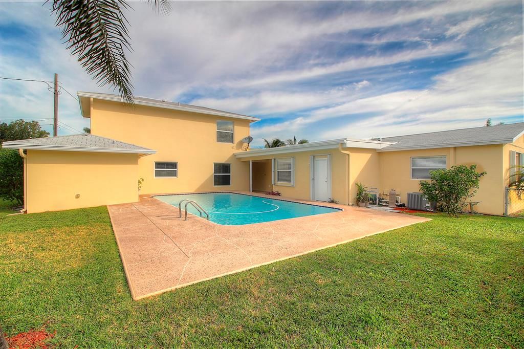 Photo of 740 Buttonwood Road, North Palm Beach, FL 33408 (MLS # R10750912)