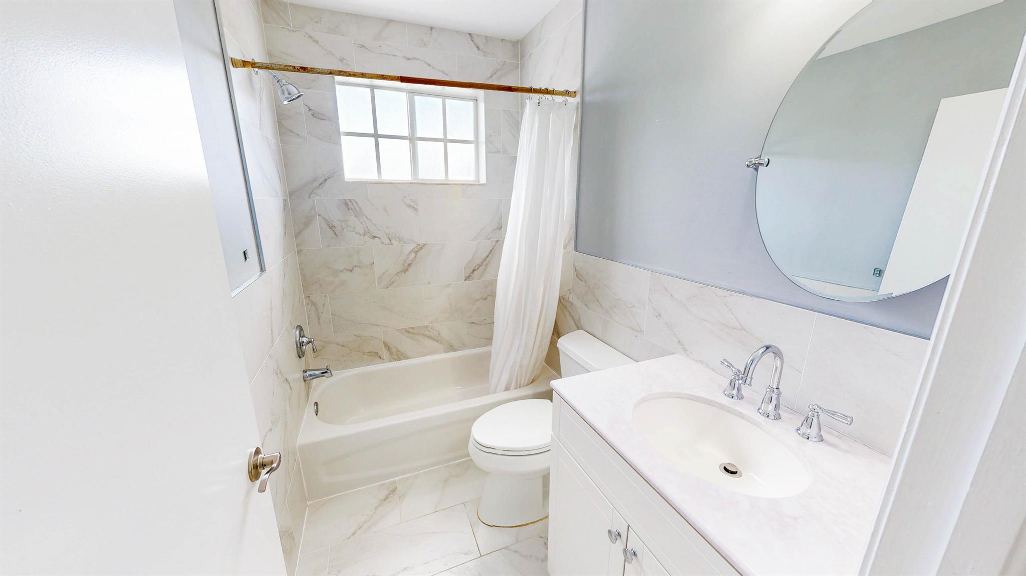 ROYALE POINT TOWNVILLAS - Residential Lease