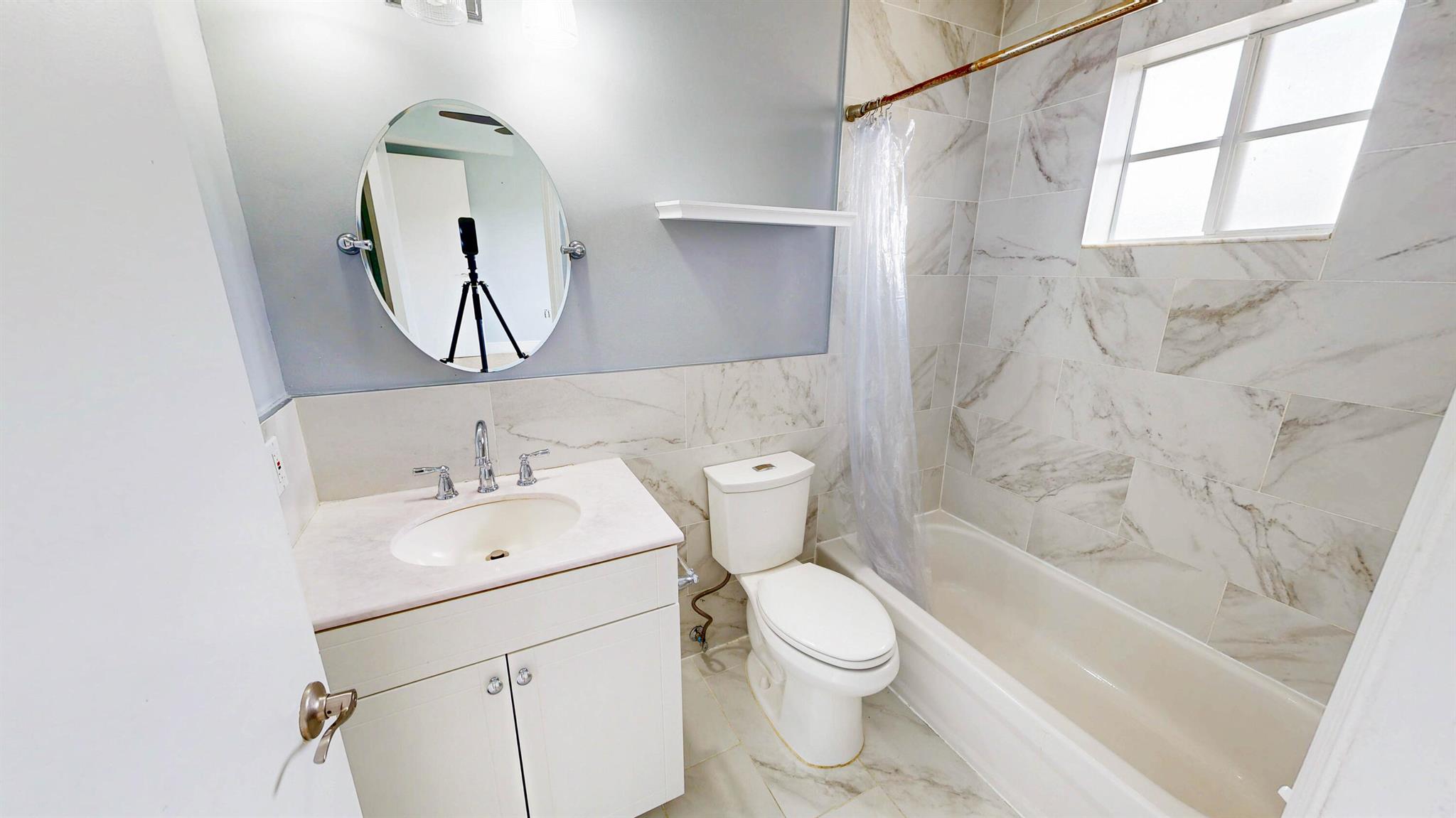 ROYALE POINT TOWNVILLAS - Residential Lease