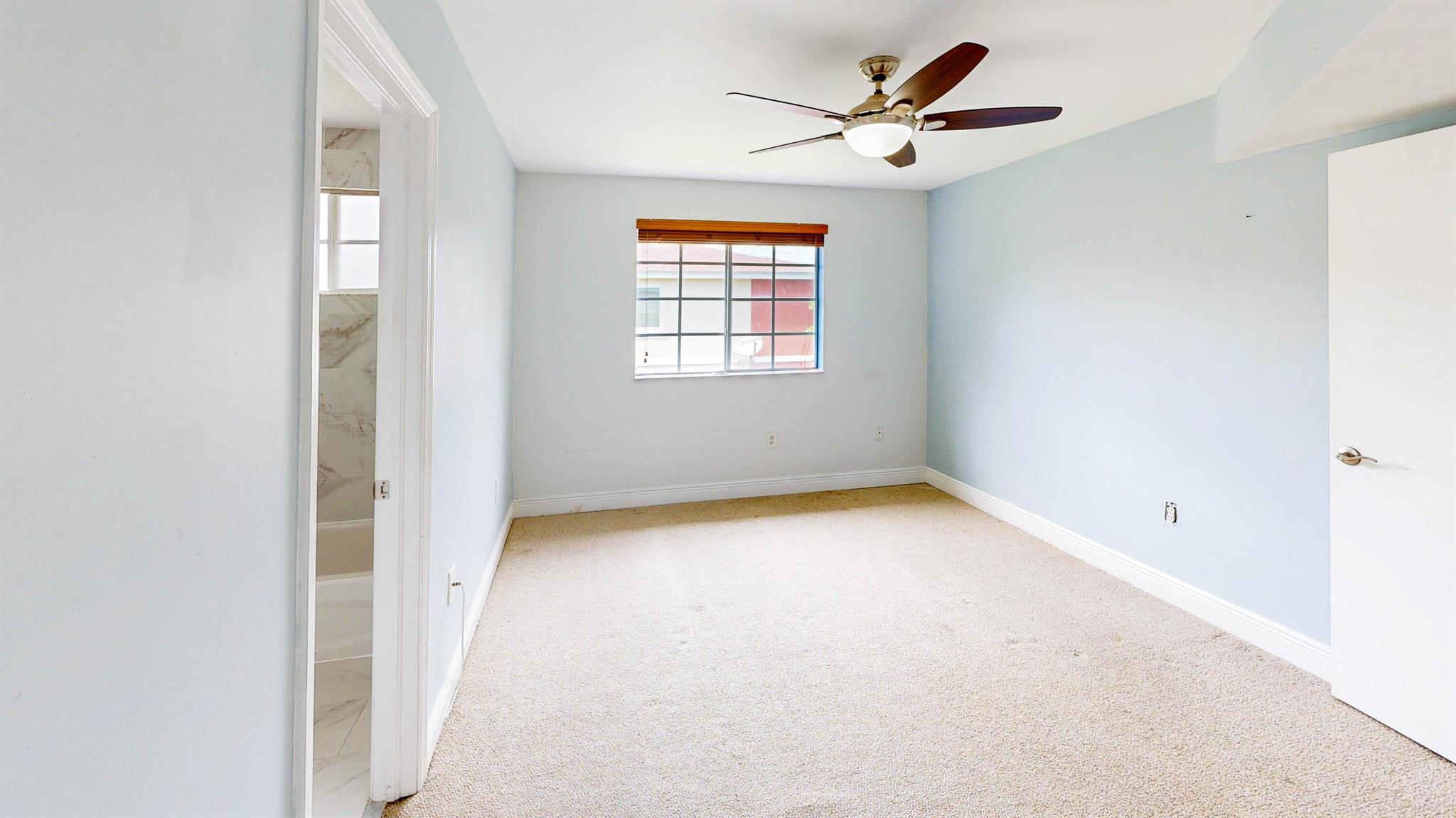 ROYALE POINT TOWNVILLAS - Residential Lease