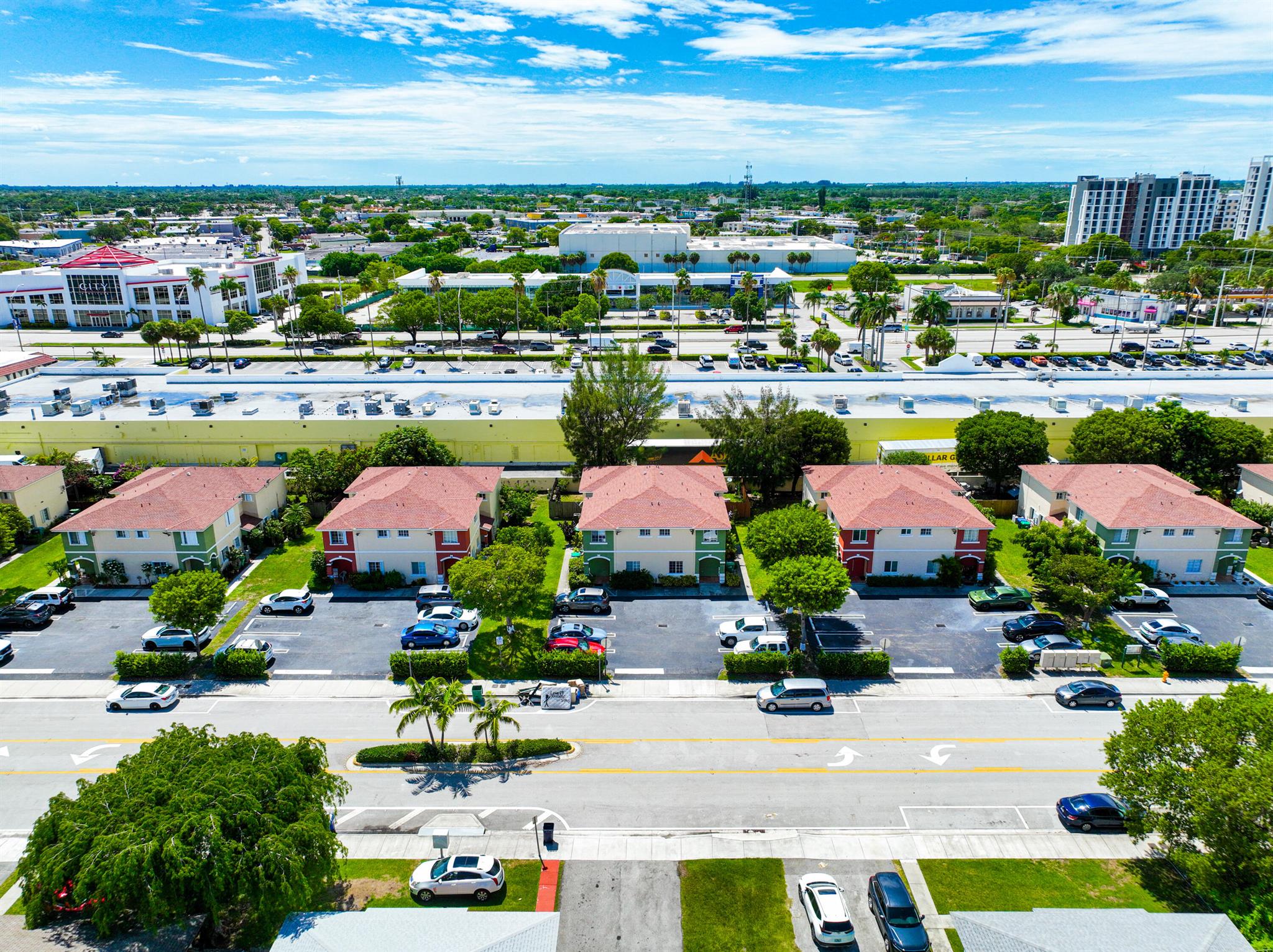 ROYALE POINT TOWNVILLAS - Residential Lease