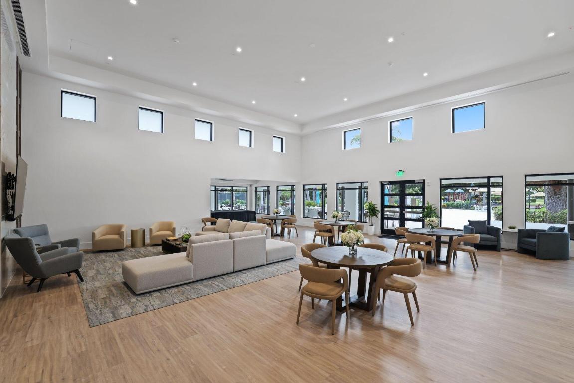 BOCA RATON BATH & TENNIS CLUB - Residential