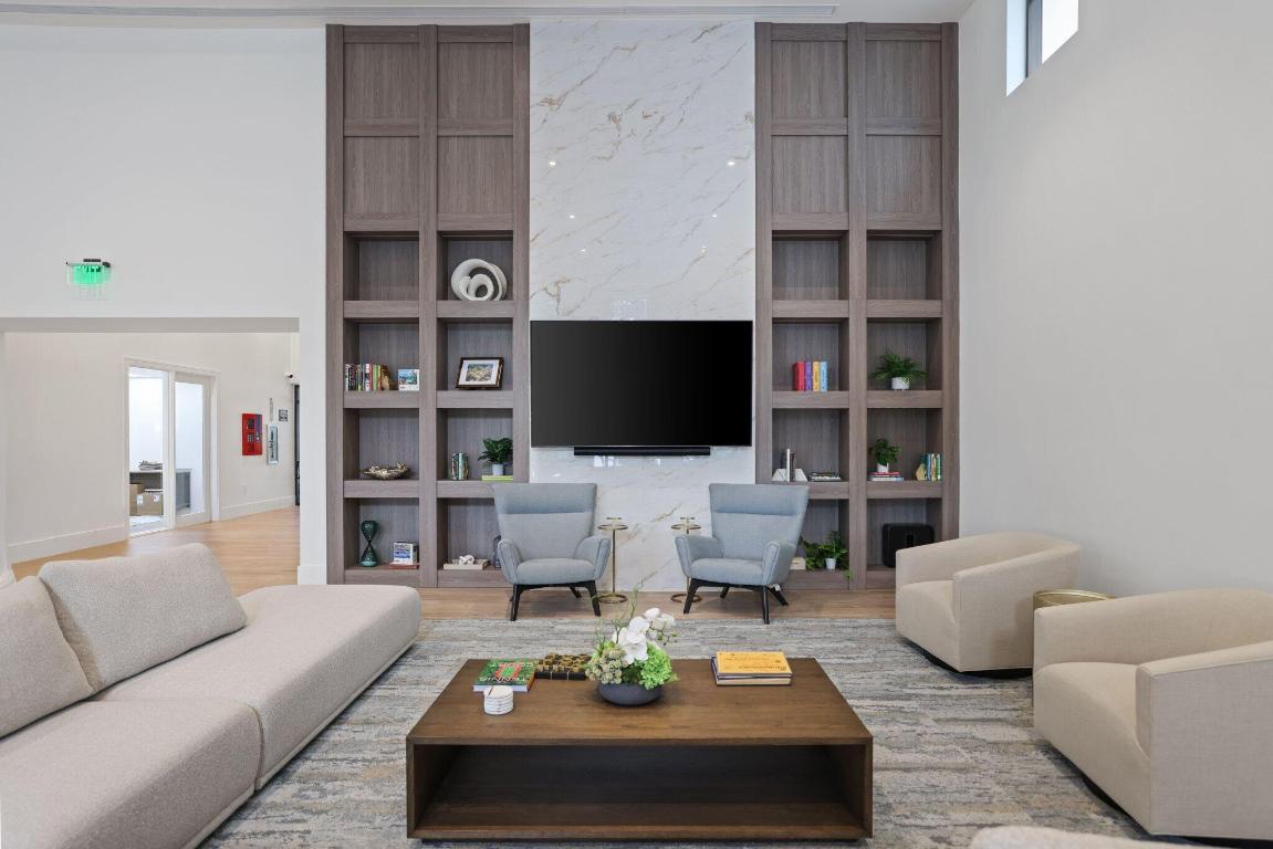 BOCA RATON BATH & TENNIS CLUB - Residential