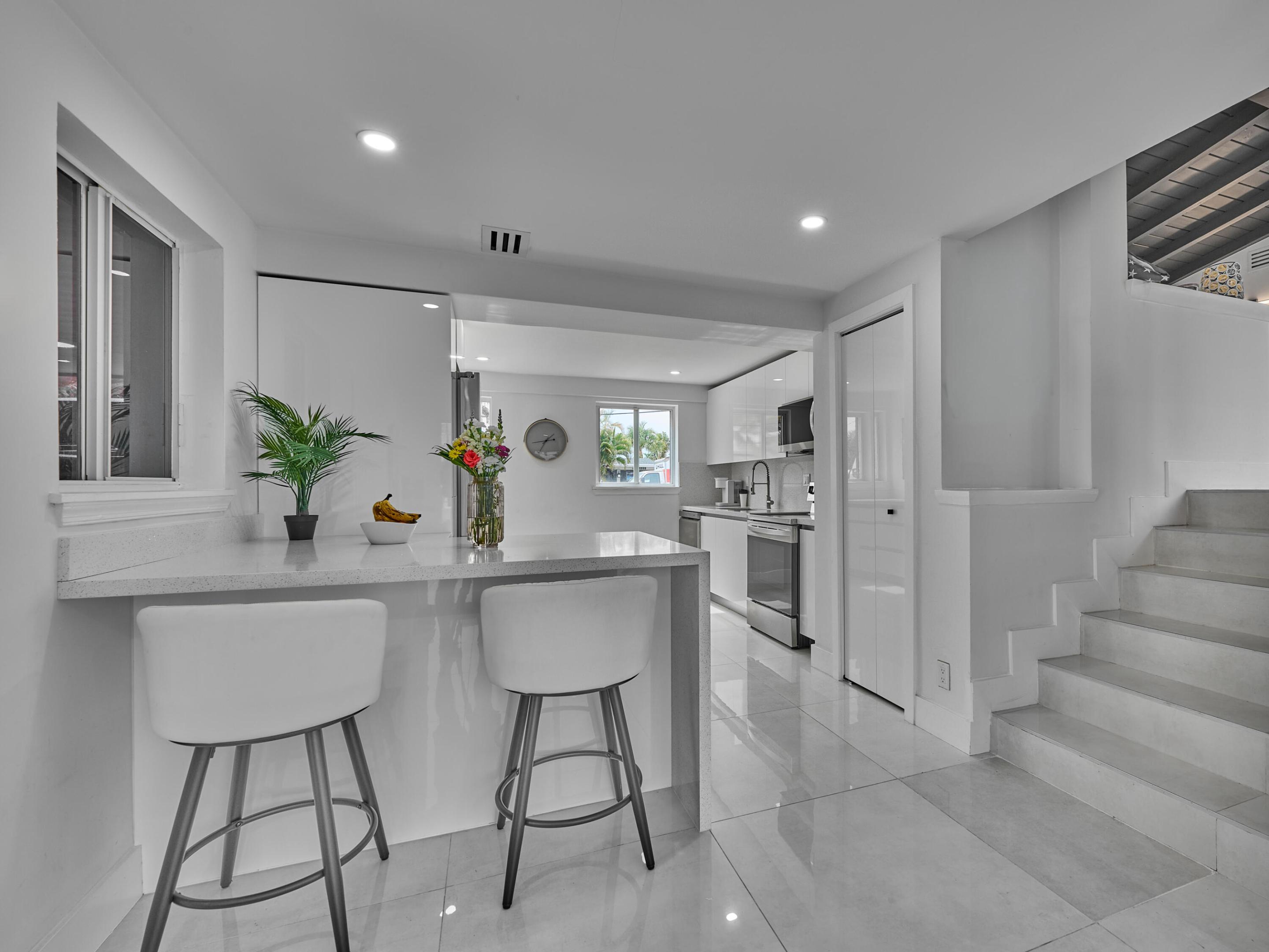 LAUDERDALE ISLES NO 2-BLK 6 - Residential