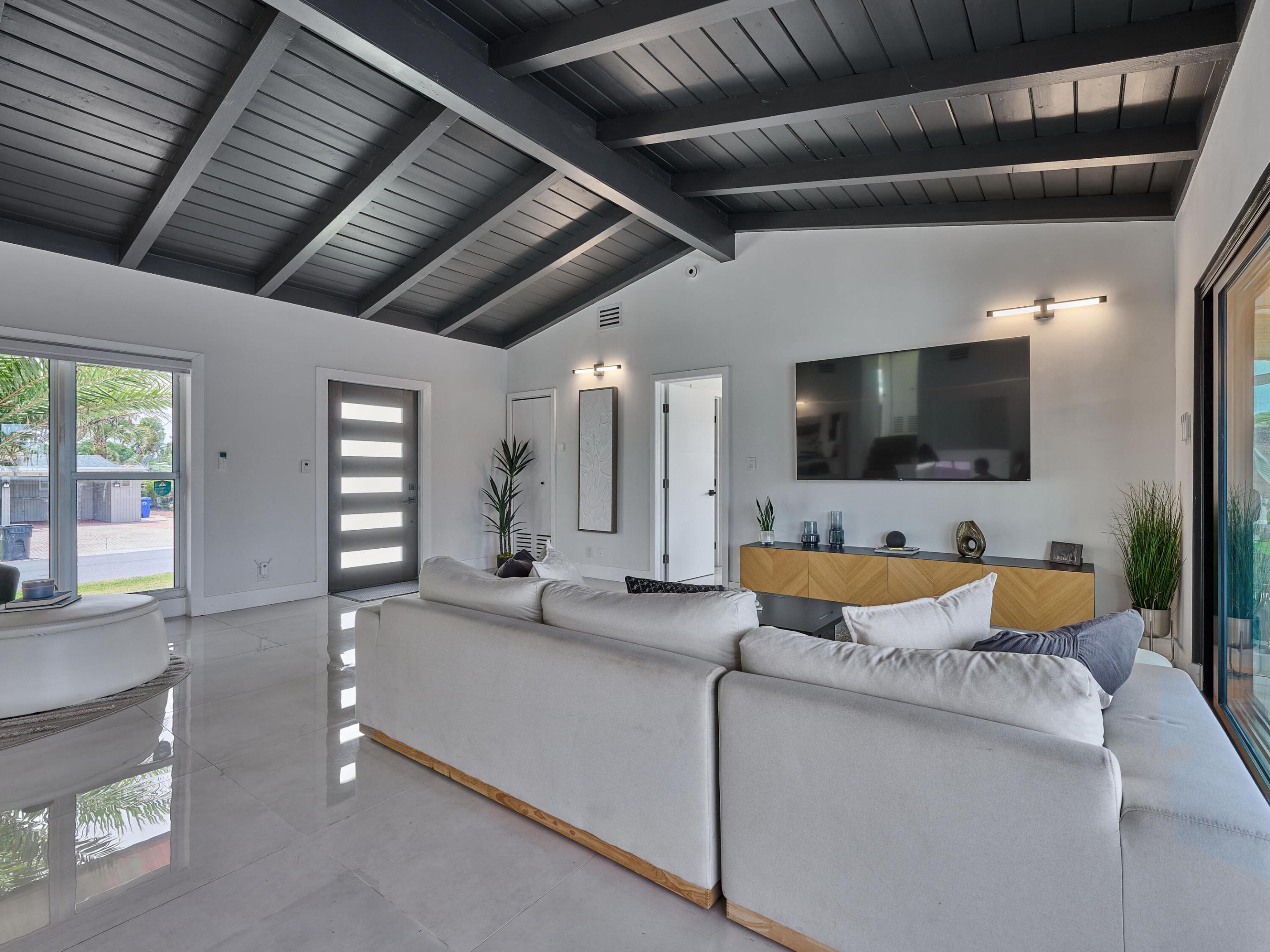 LAUDERDALE ISLES NO 2-BLK 6 - Residential
