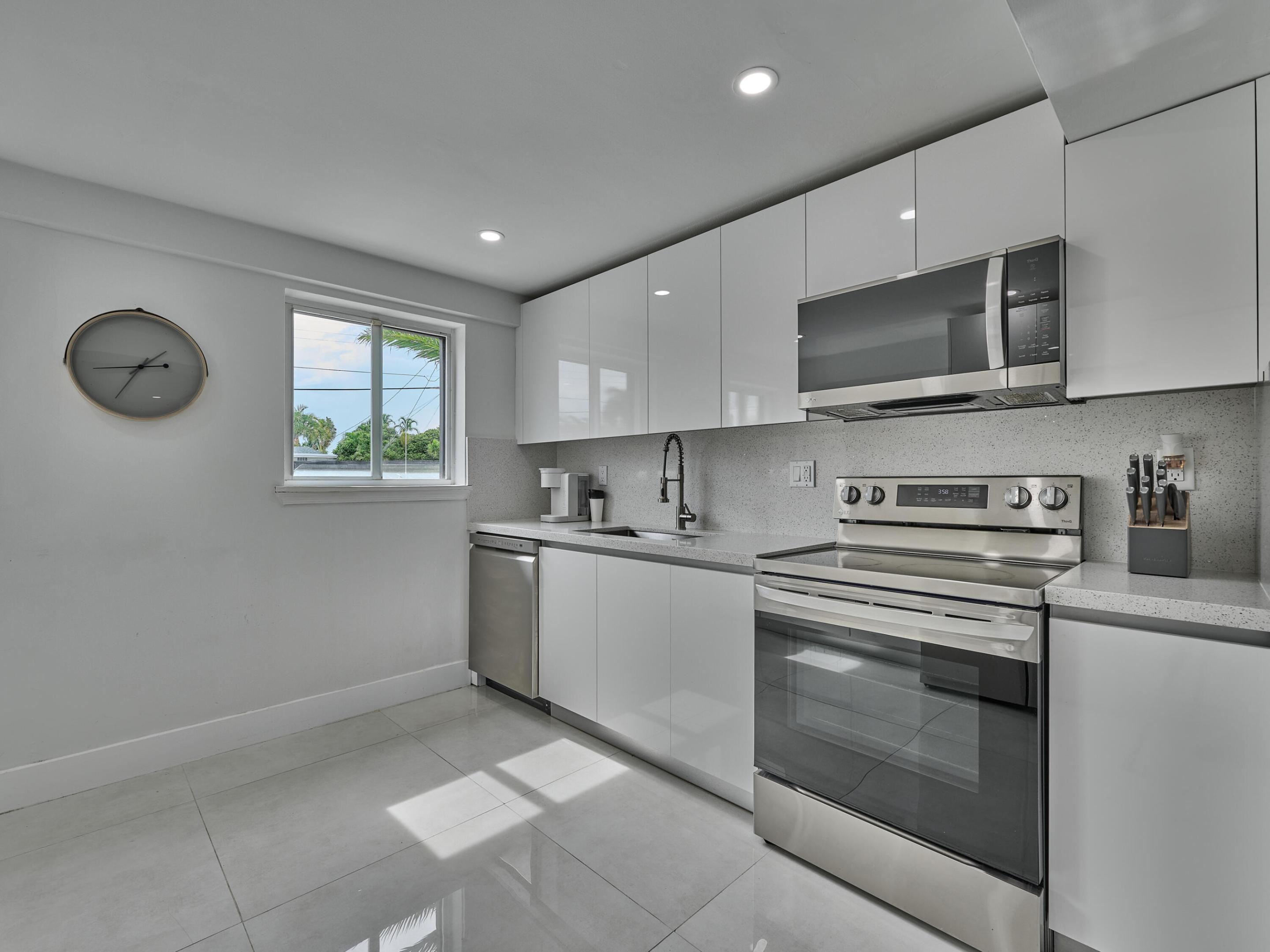 LAUDERDALE ISLES NO 2-BLK 6 - Residential