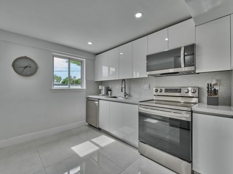 Tiny photo for 2426 Key Largo Lane, Fort Lauderdale, FL 33312 (MLS # B26028948)