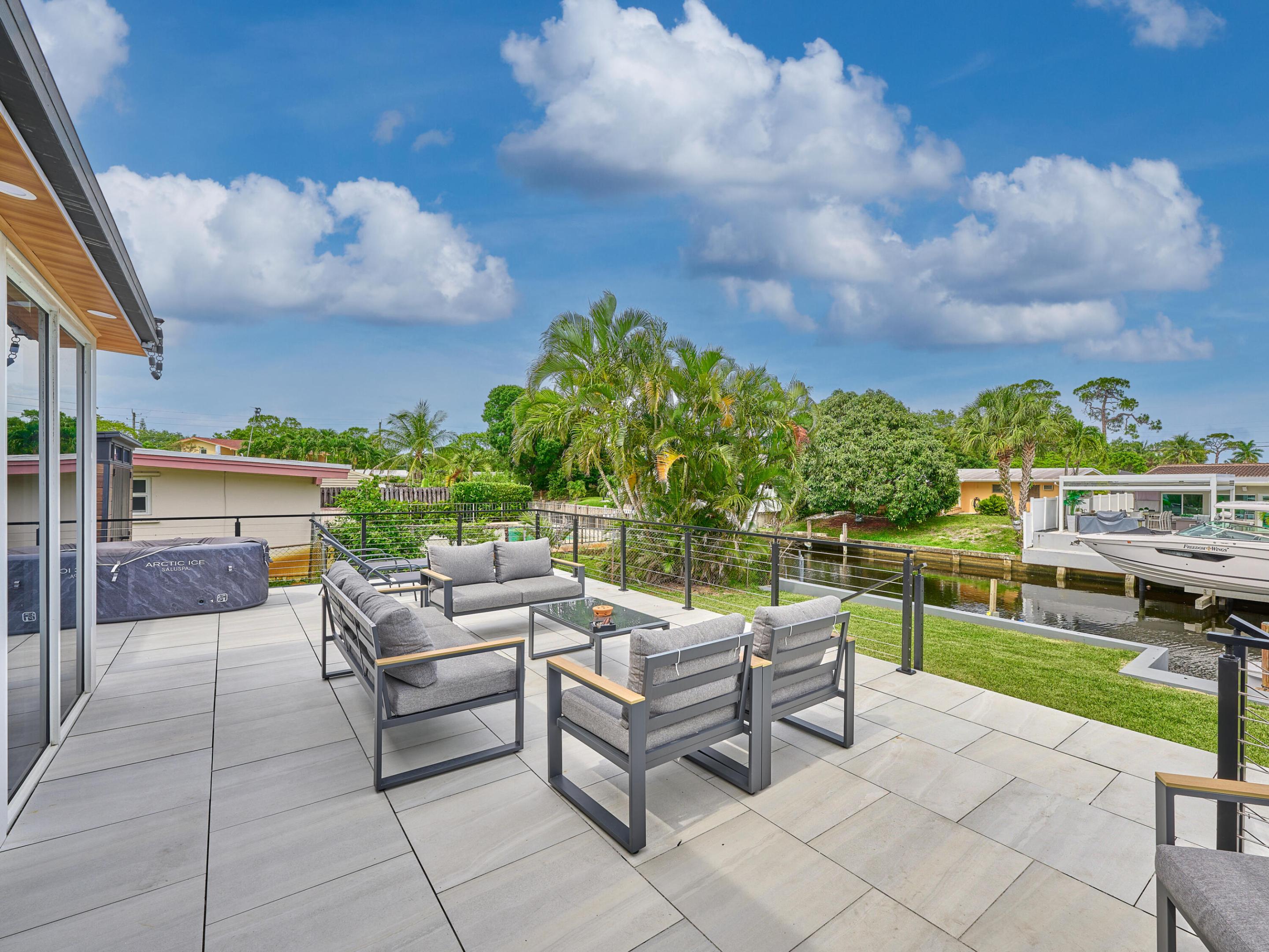 LAUDERDALE ISLES NO 2-BLK 6 - Residential
