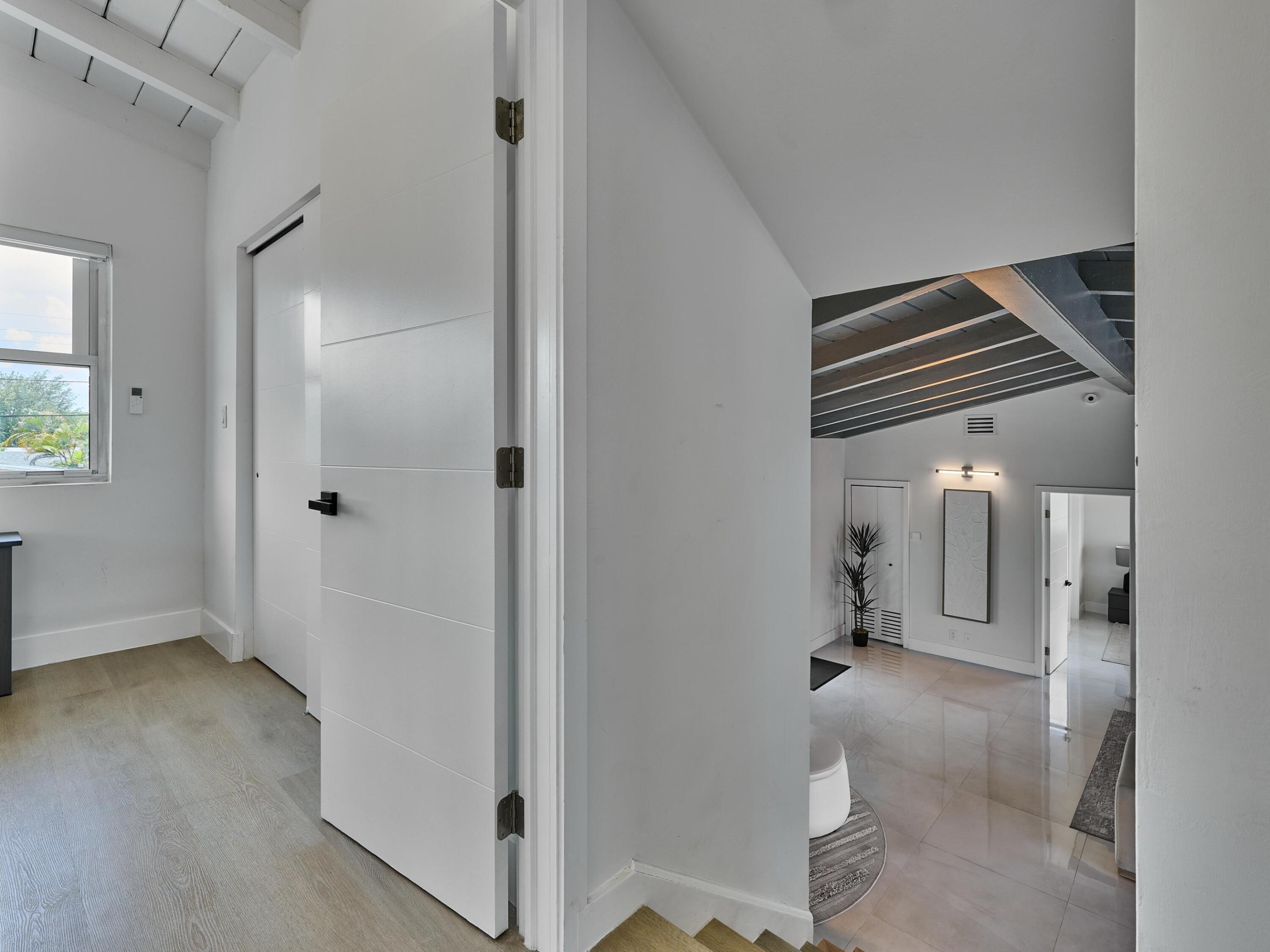 LAUDERDALE ISLES NO 2-BLK 6 - Residential