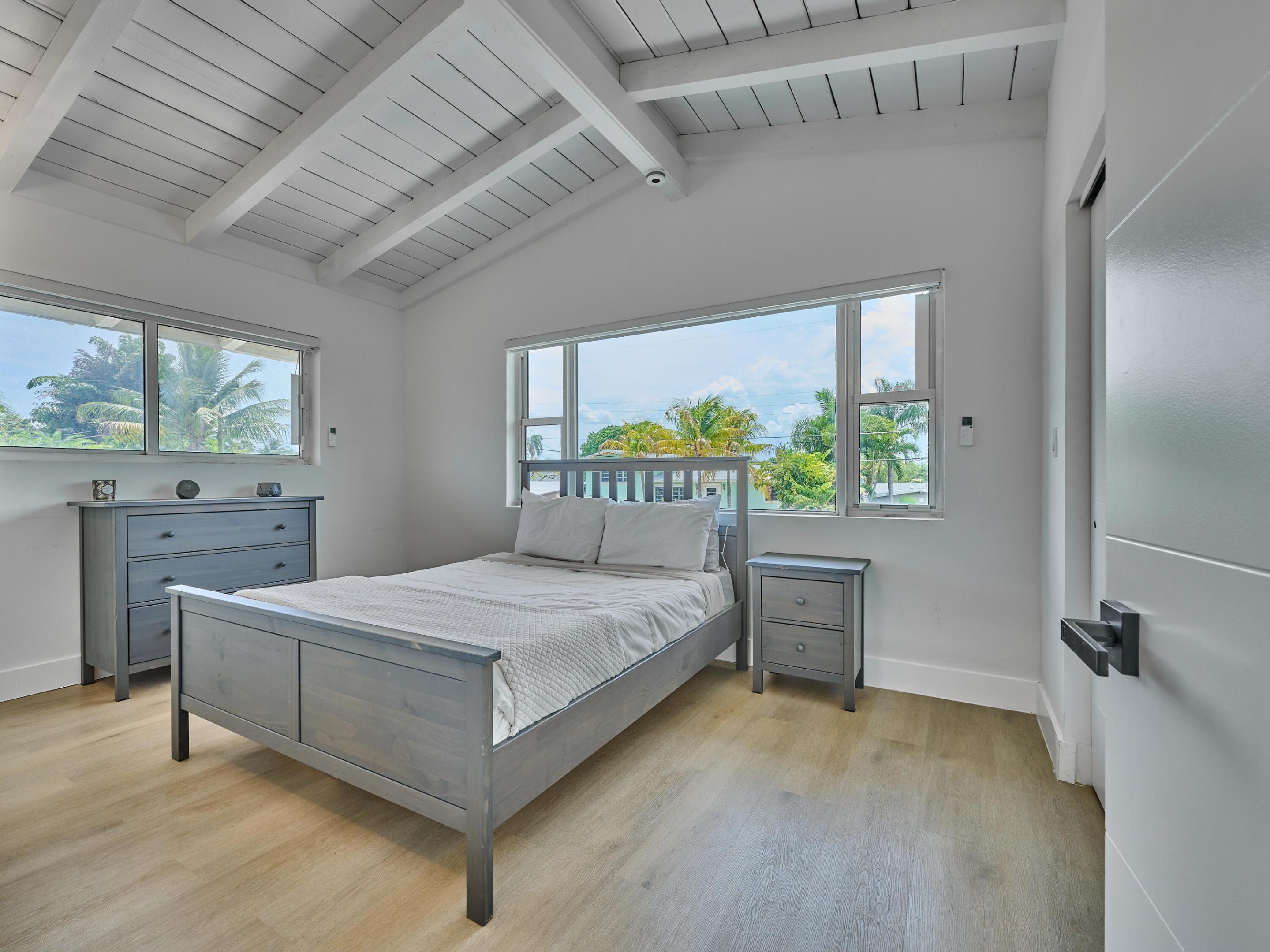LAUDERDALE ISLES NO 2-BLK 6 - Residential