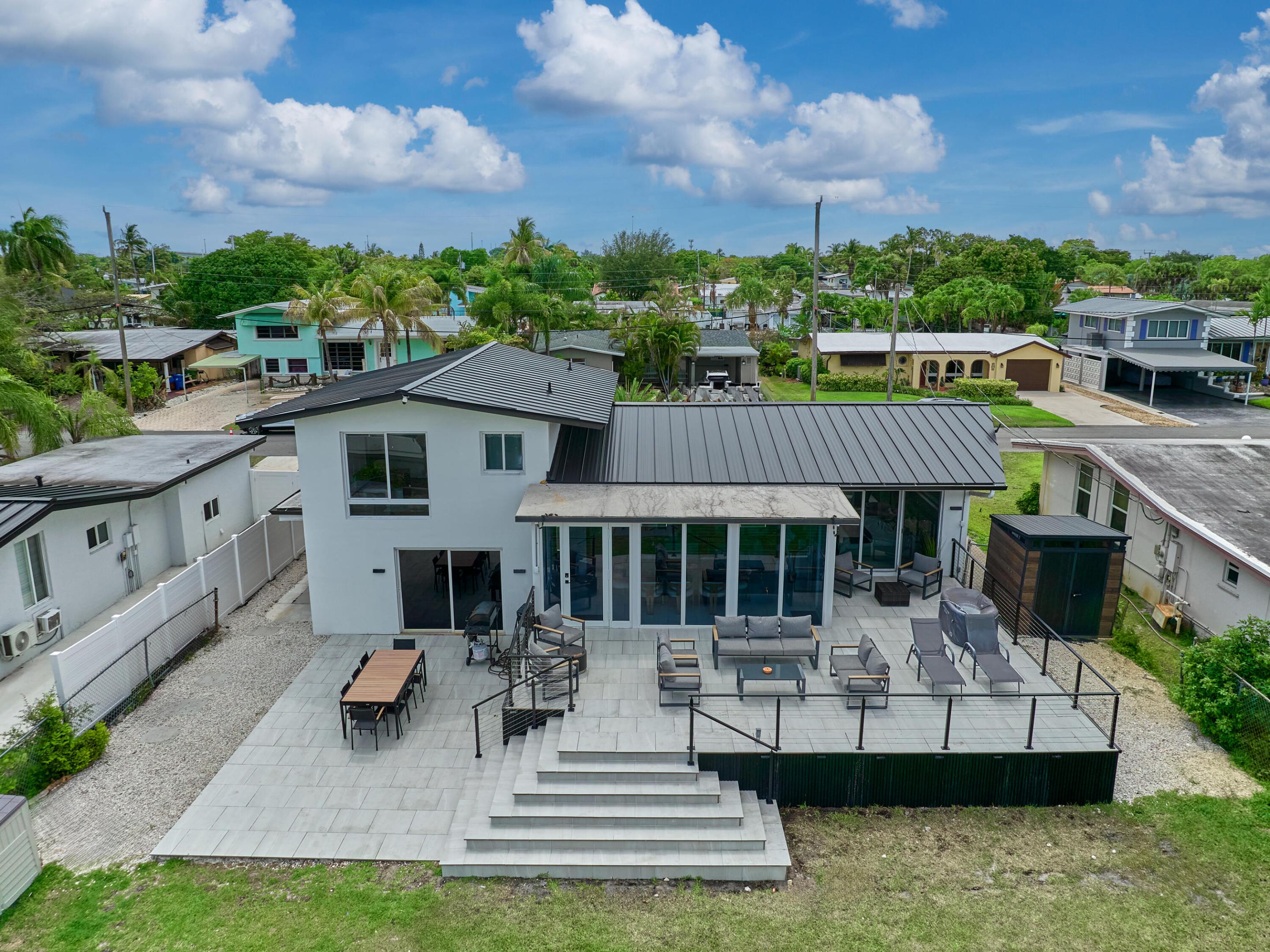 LAUDERDALE ISLES NO 2-BLK 6 - Residential