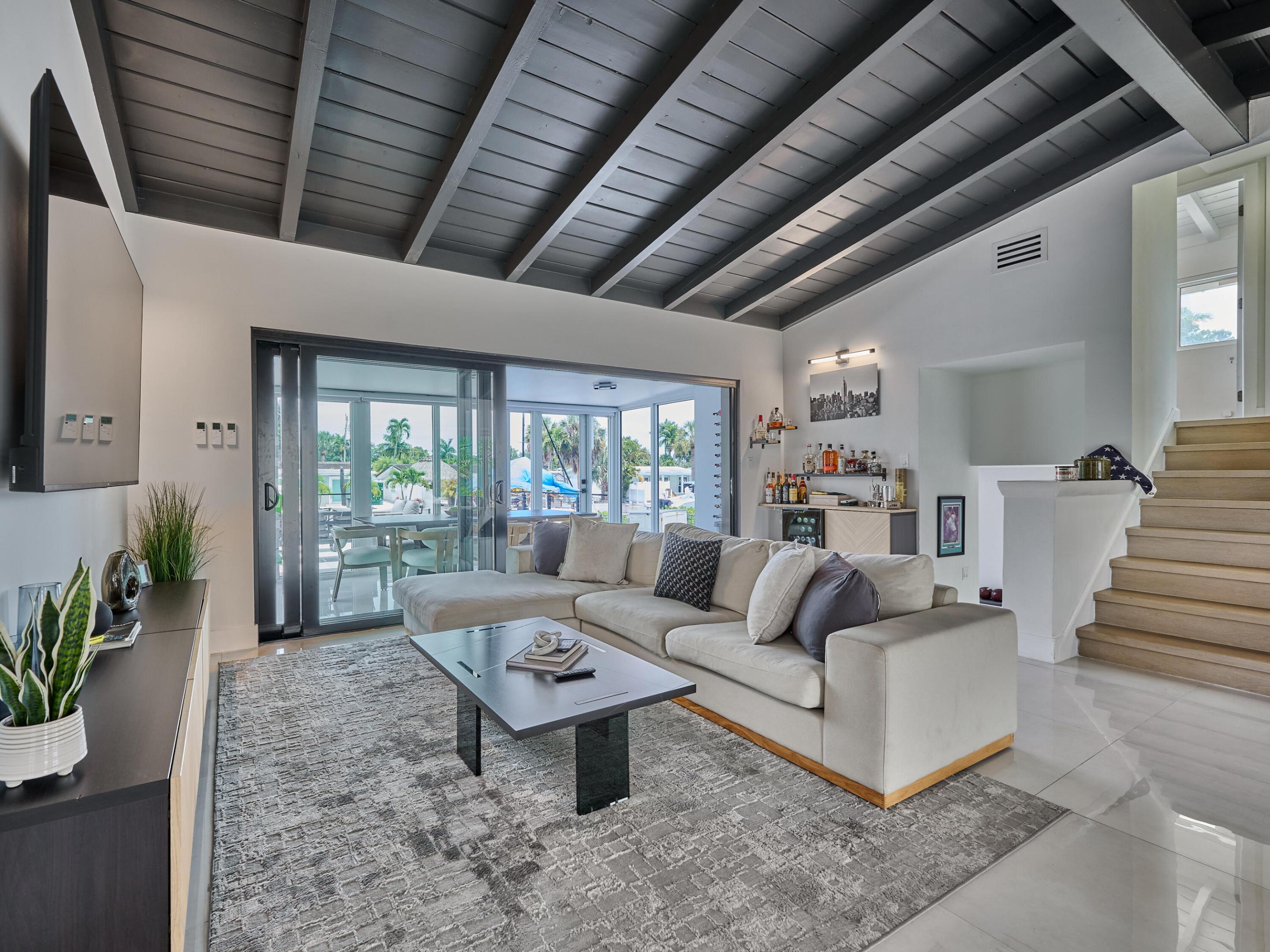 LAUDERDALE ISLES NO 2-BLK 6 - Residential