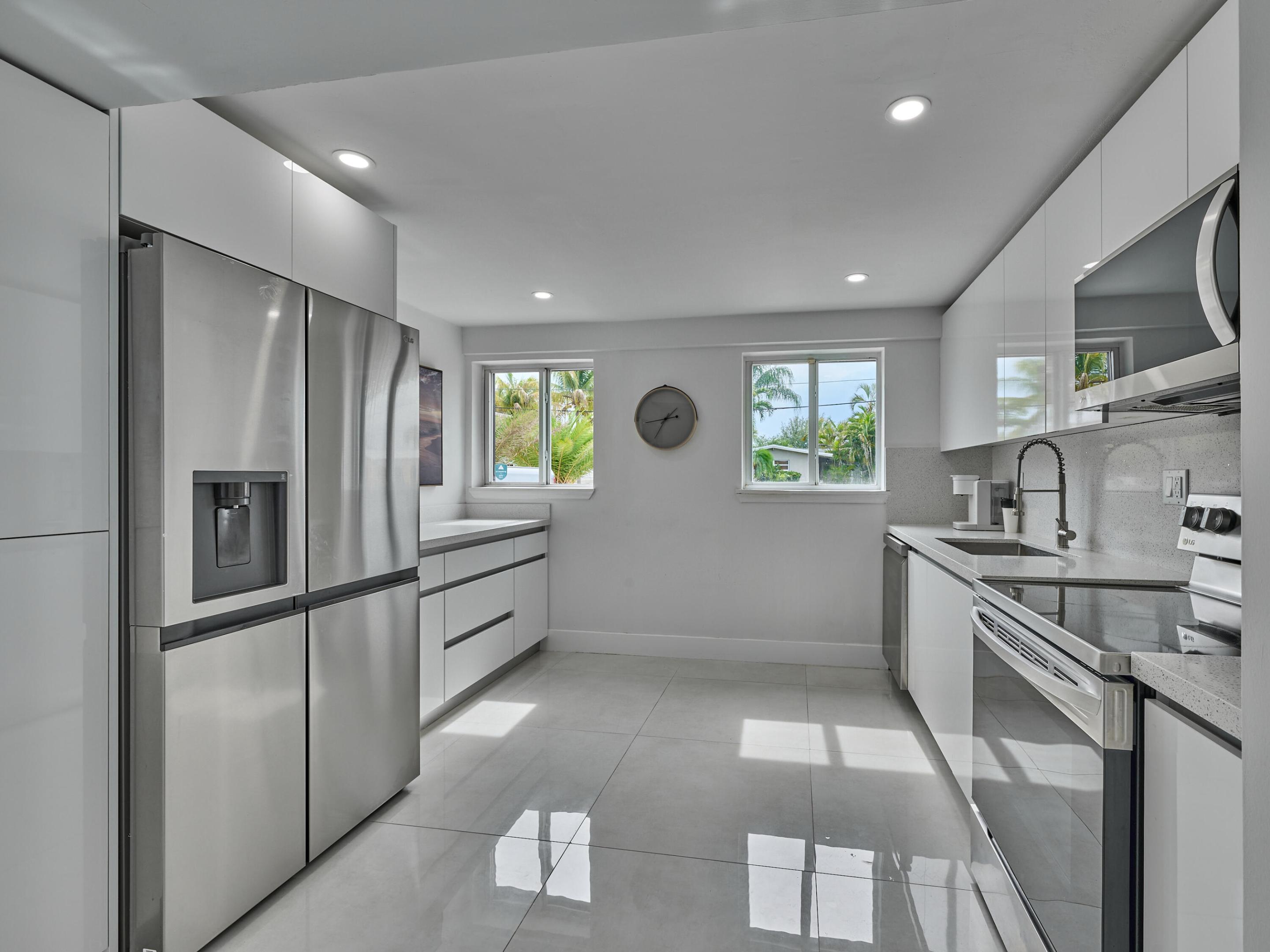 LAUDERDALE ISLES NO 2-BLK 6 - Residential