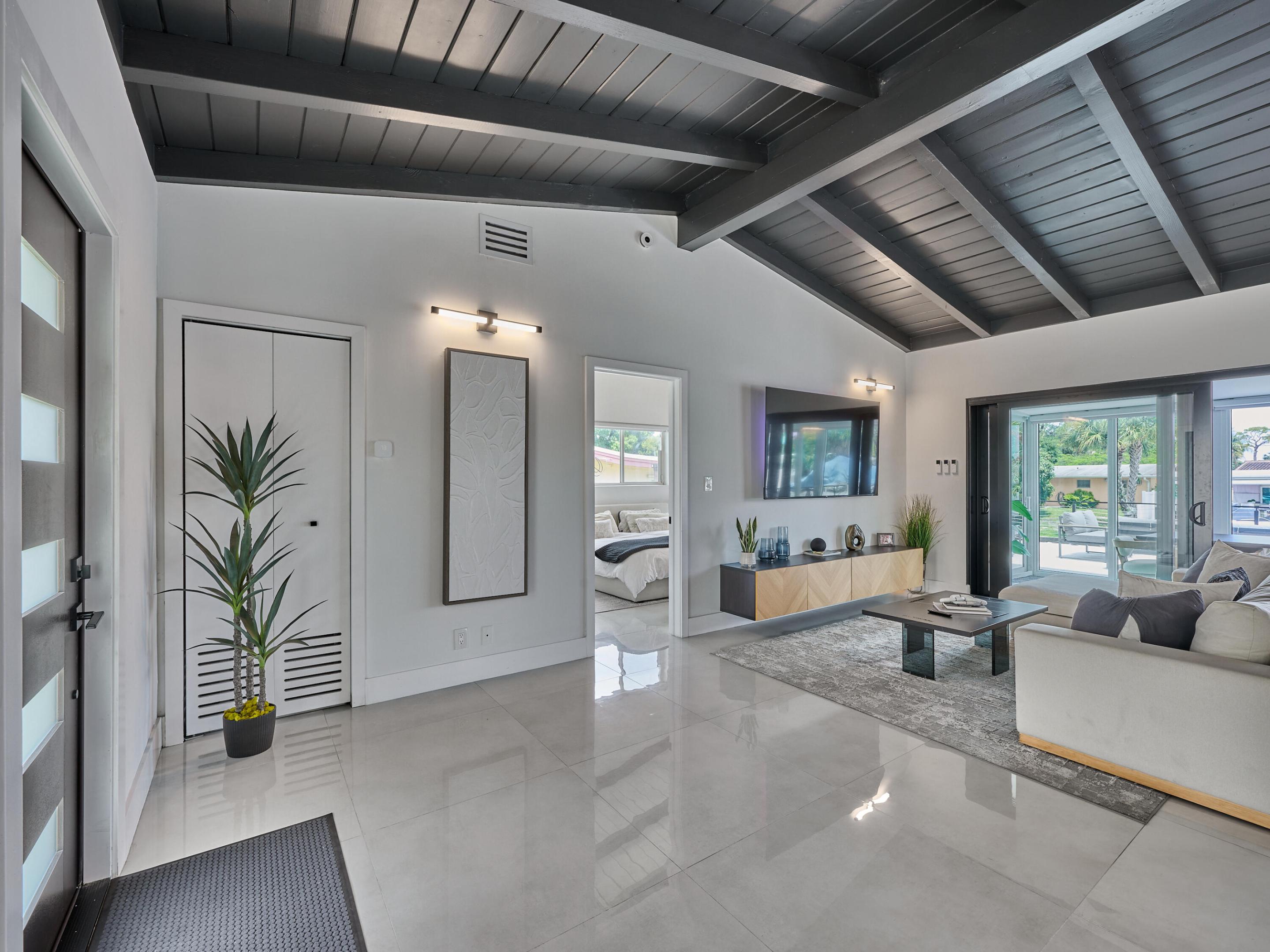 LAUDERDALE ISLES NO 2-BLK 6 - Residential