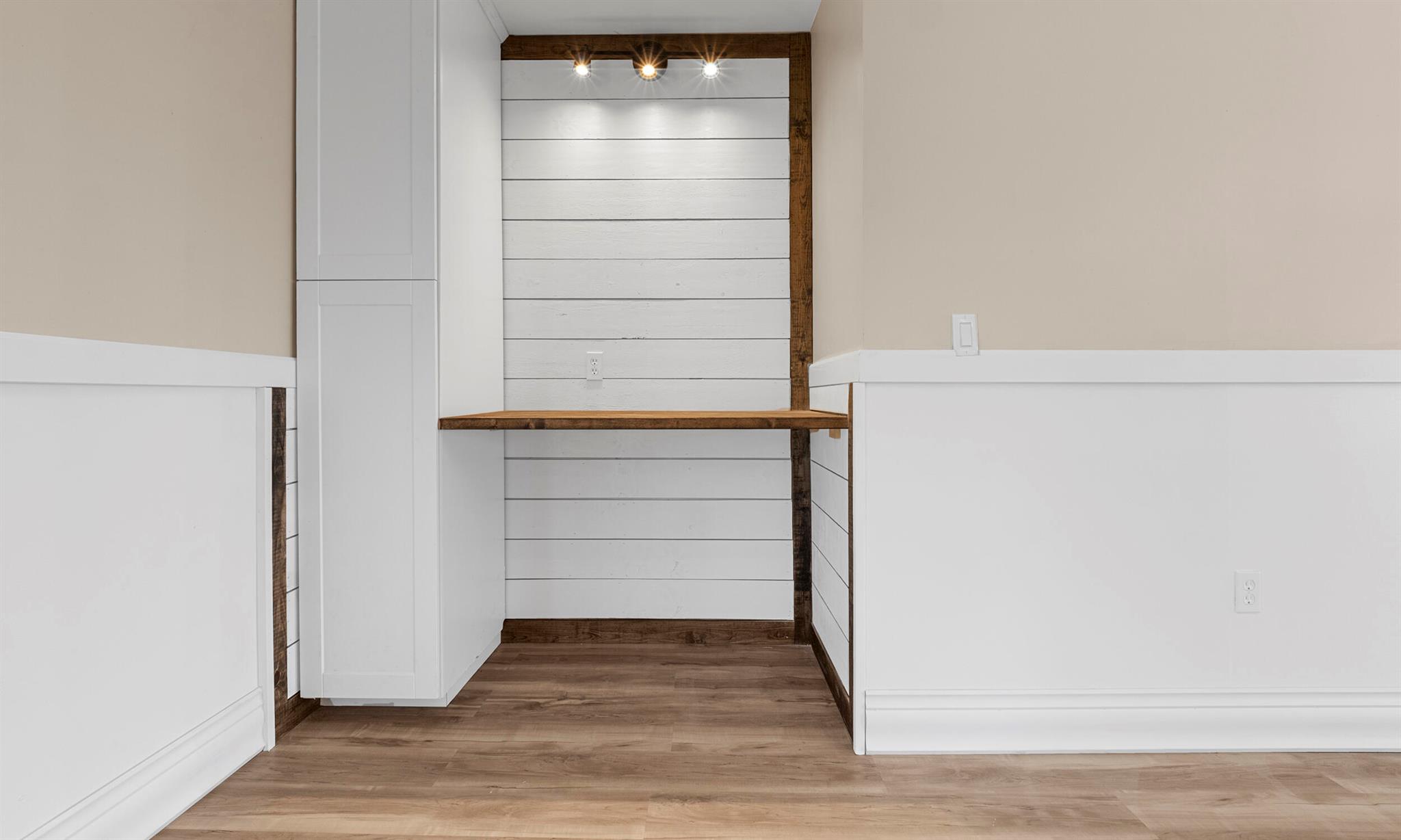 HOLIDAY HILLS - Residential