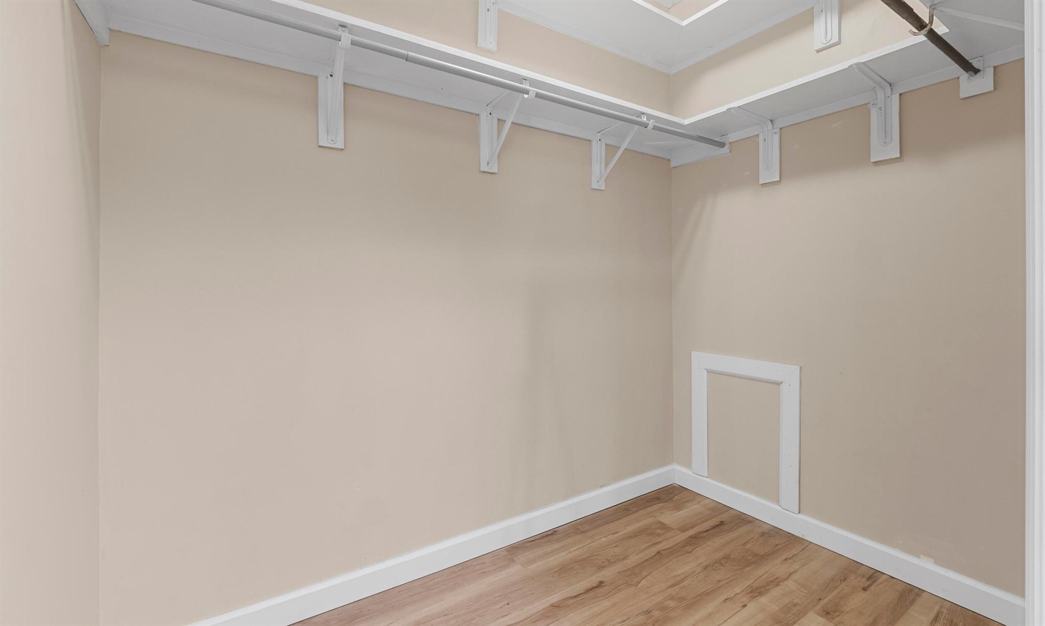 HOLIDAY HILLS - Residential