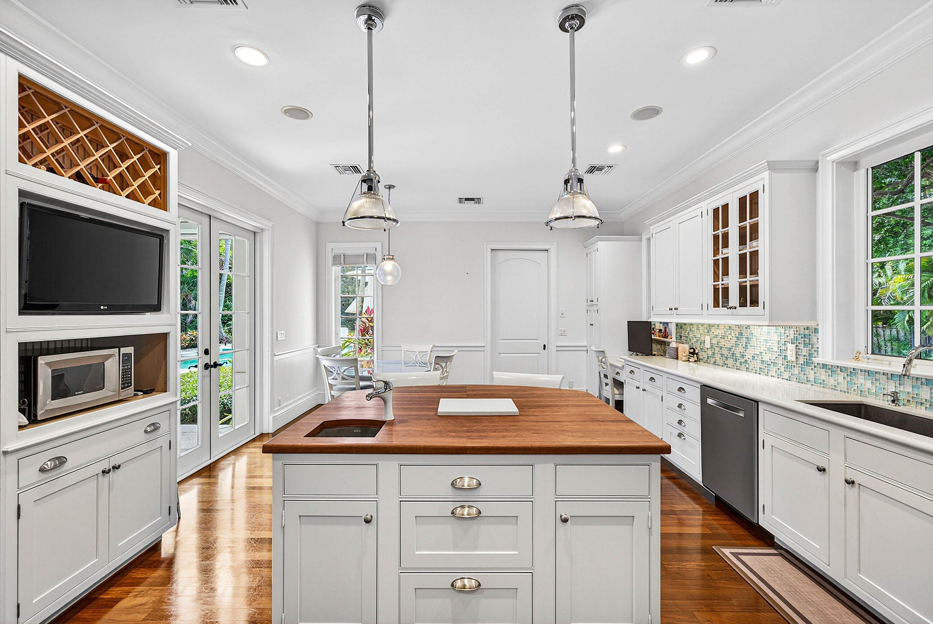 GULFSTREAM PROPERTIES - Residential