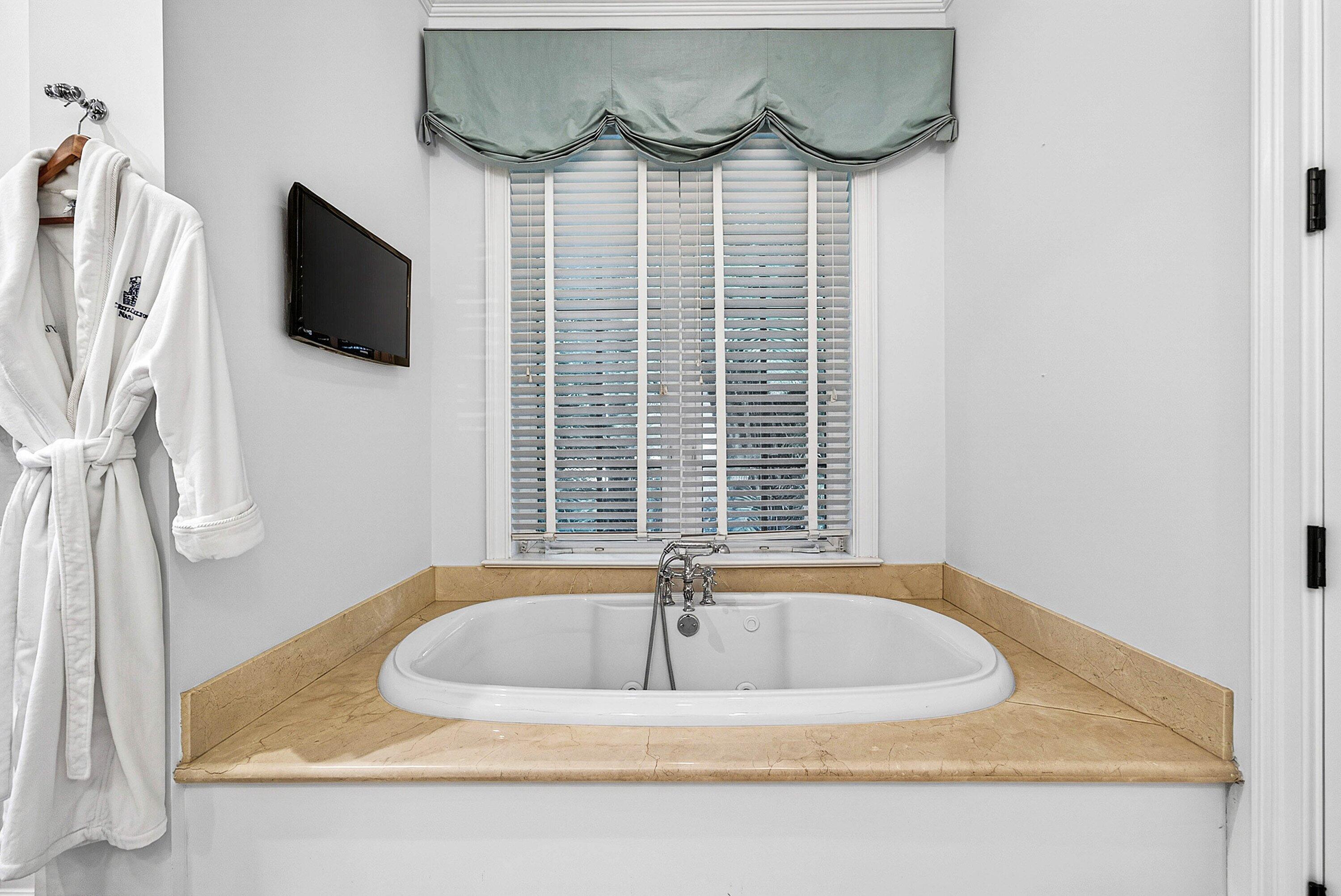 GULFSTREAM PROPERTIES - Residential