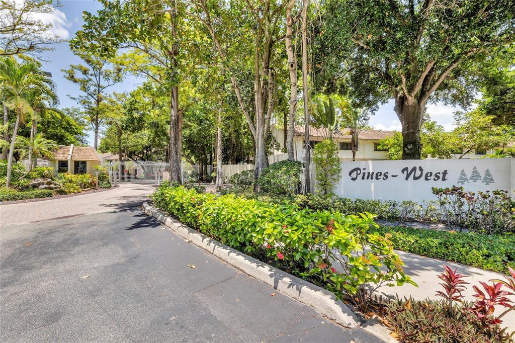 PINES OF OAKLAND FOREST WEST - Residential
