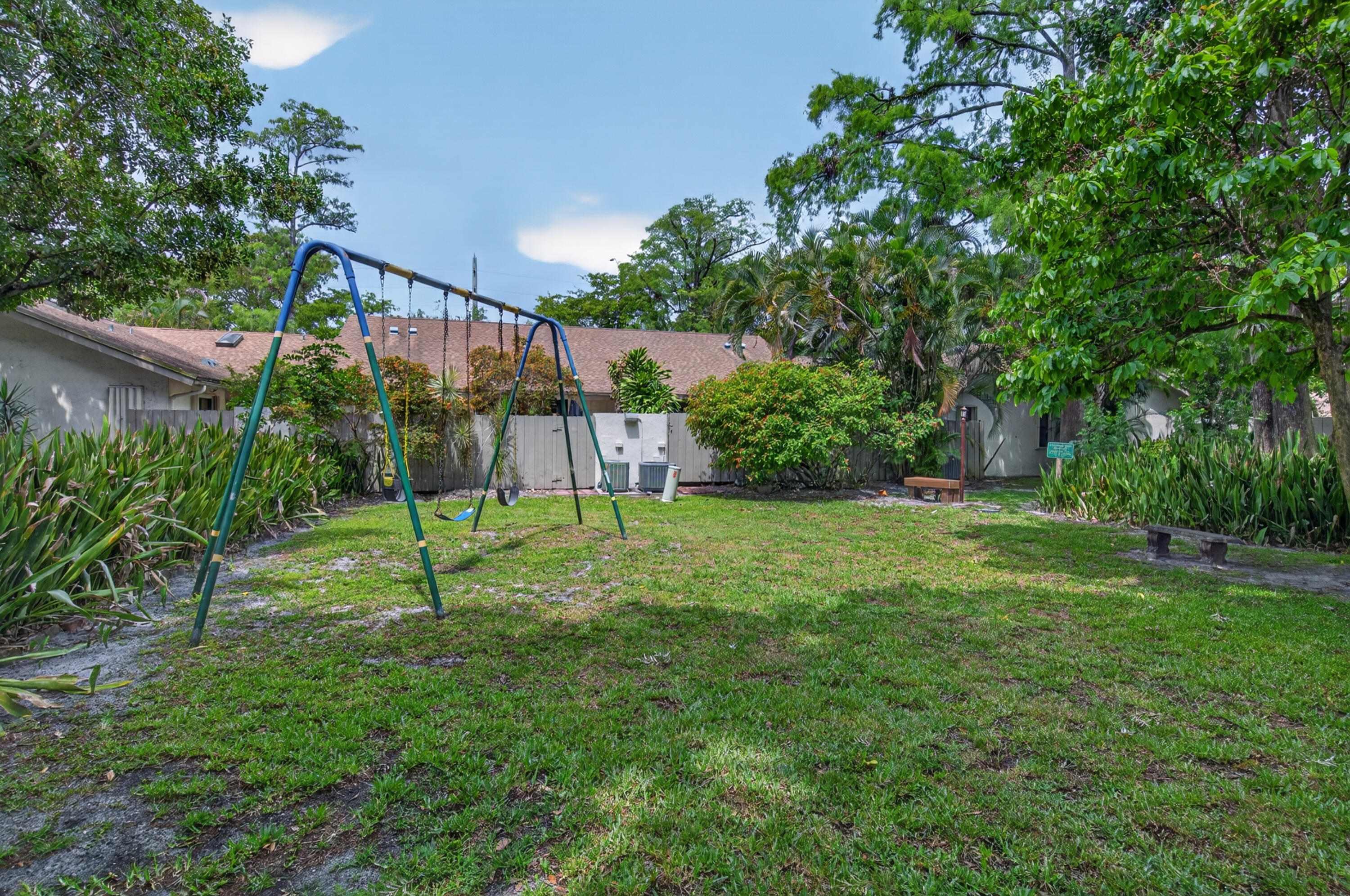 PINES OF OAKLAND FOREST WEST - Residential