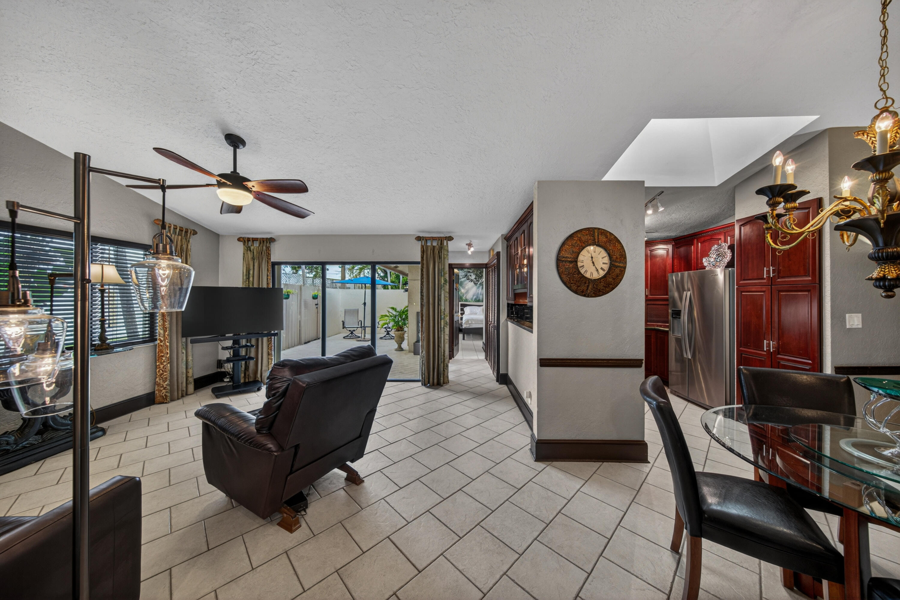 PINES OF OAKLAND FOREST WEST - Residential