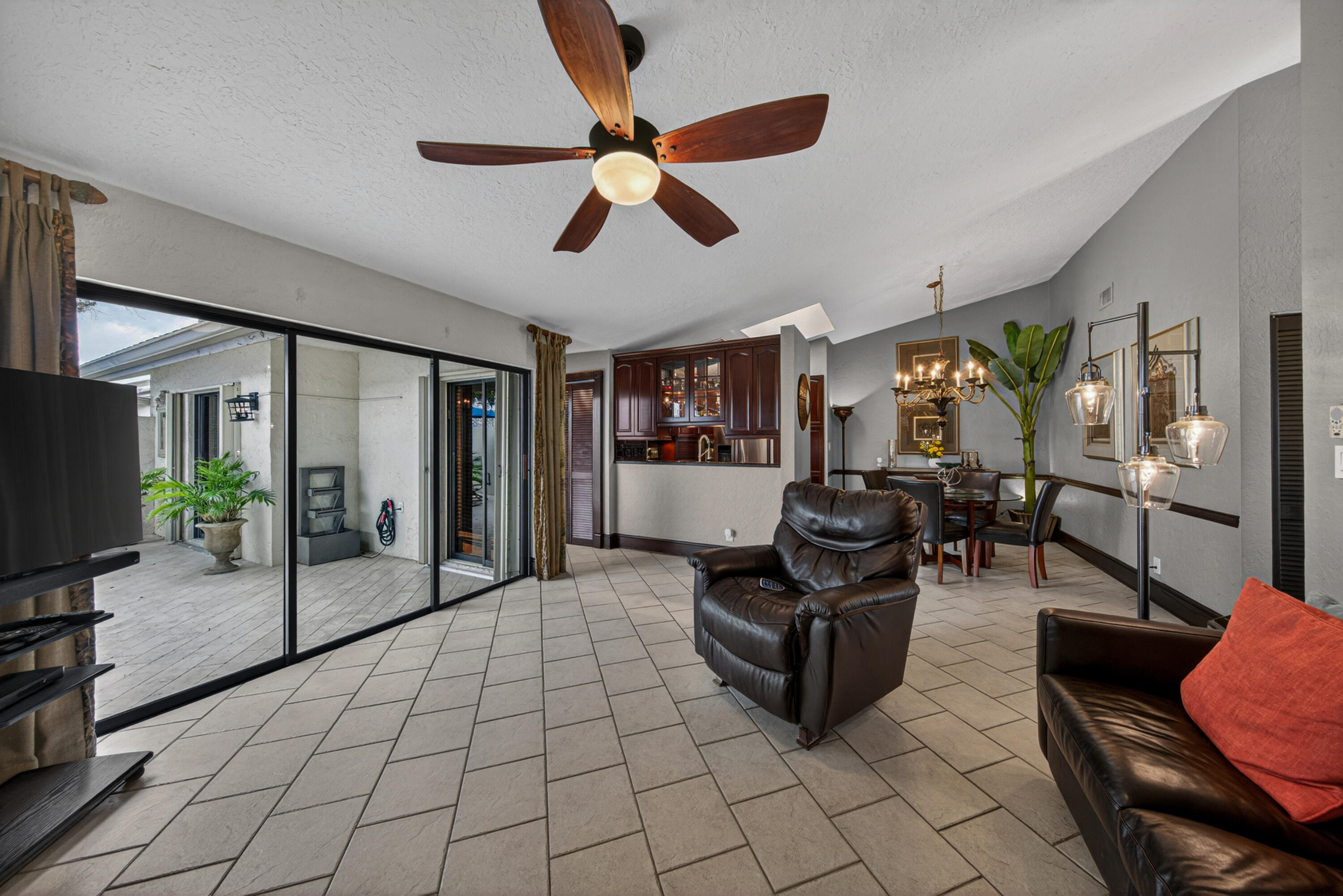 PINES OF OAKLAND FOREST WEST - Residential